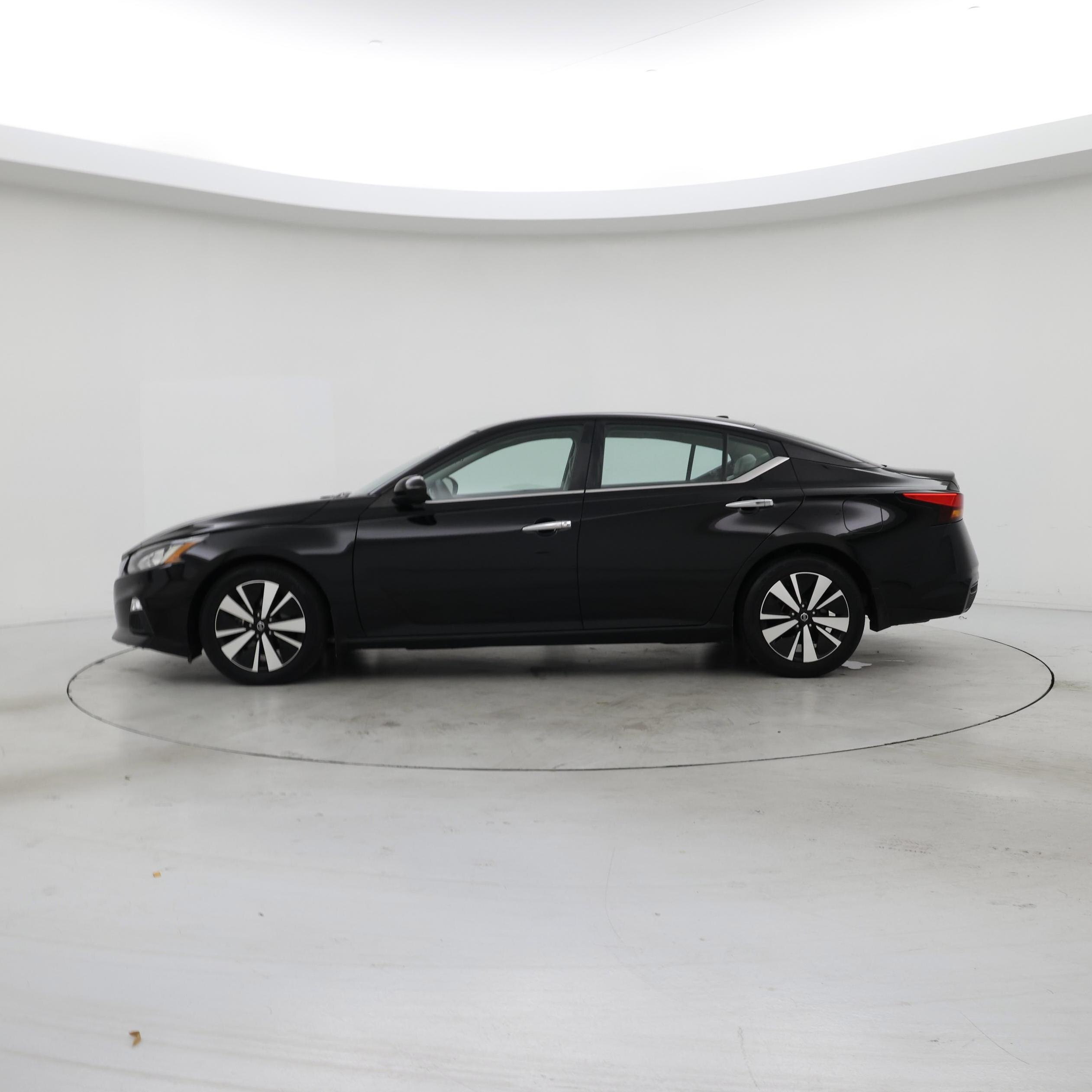 Thumbnail: 2022 Nissan Altima - 3