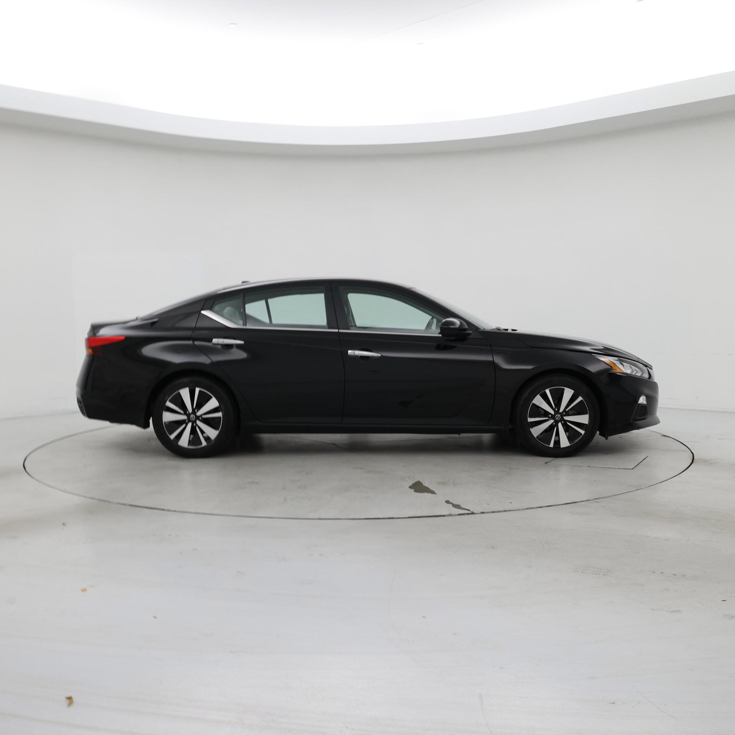 Thumbnail: 2022 Nissan Altima - 7