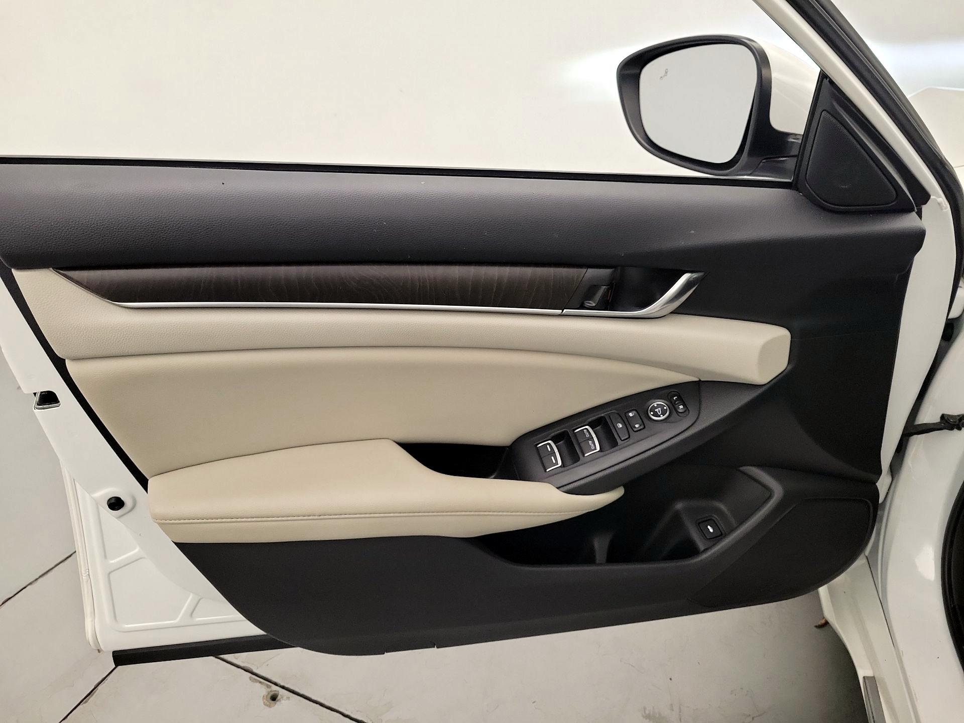 Thumbnail: 2020 Honda Accord - 12