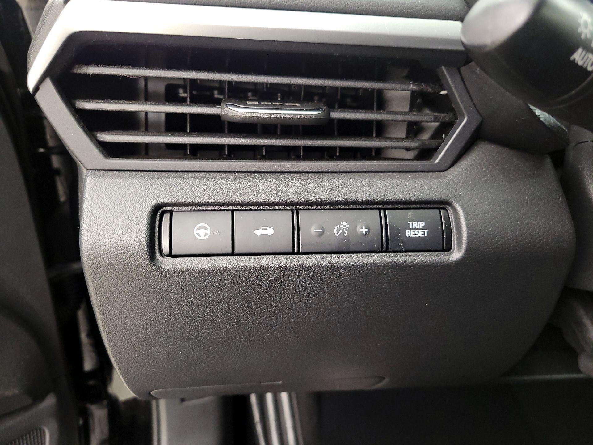 Thumbnail: 2020 Nissan Altima - 13