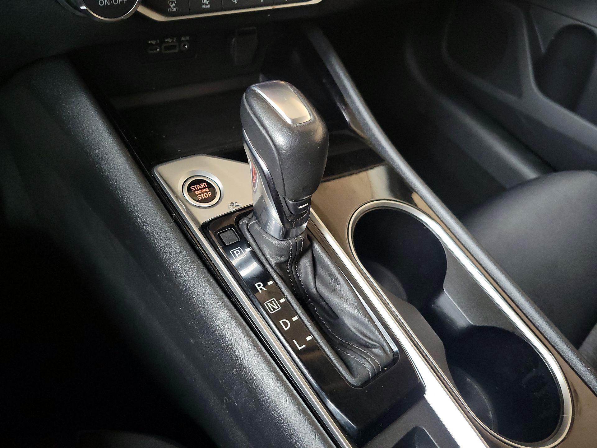 Thumbnail: 2020 Nissan Altima - 17