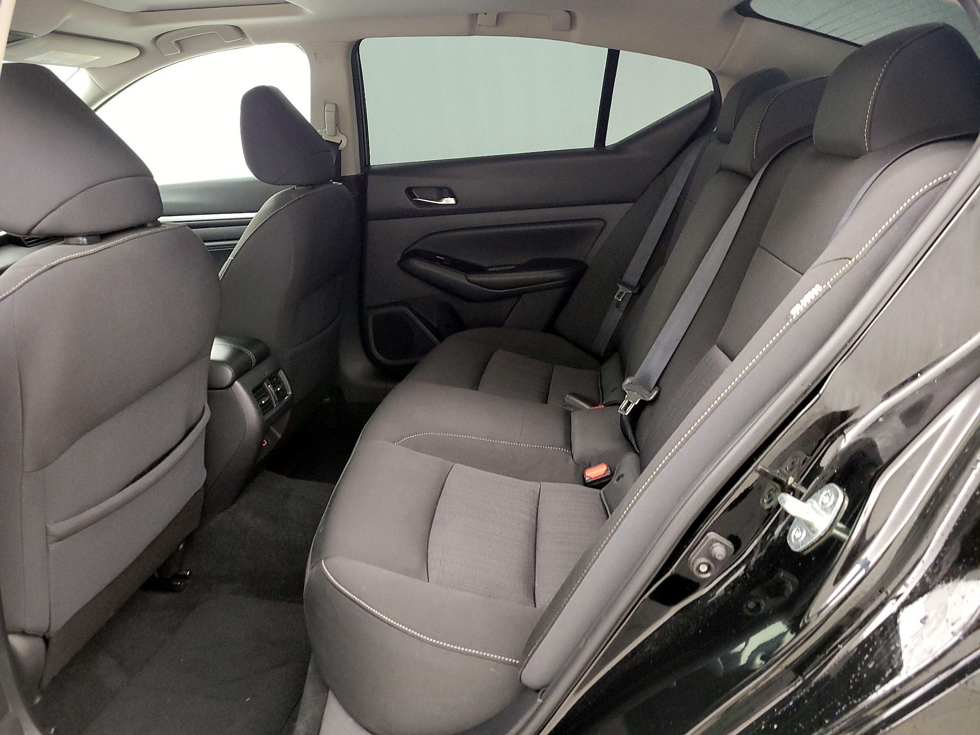 Thumbnail: 2020 Nissan Altima - 20