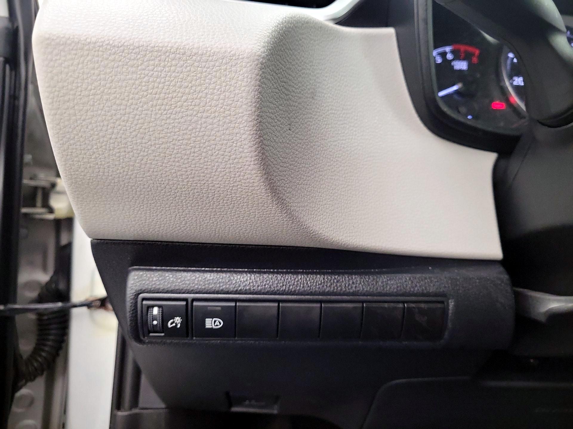 Thumbnail: 2021 Toyota Corolla - 13