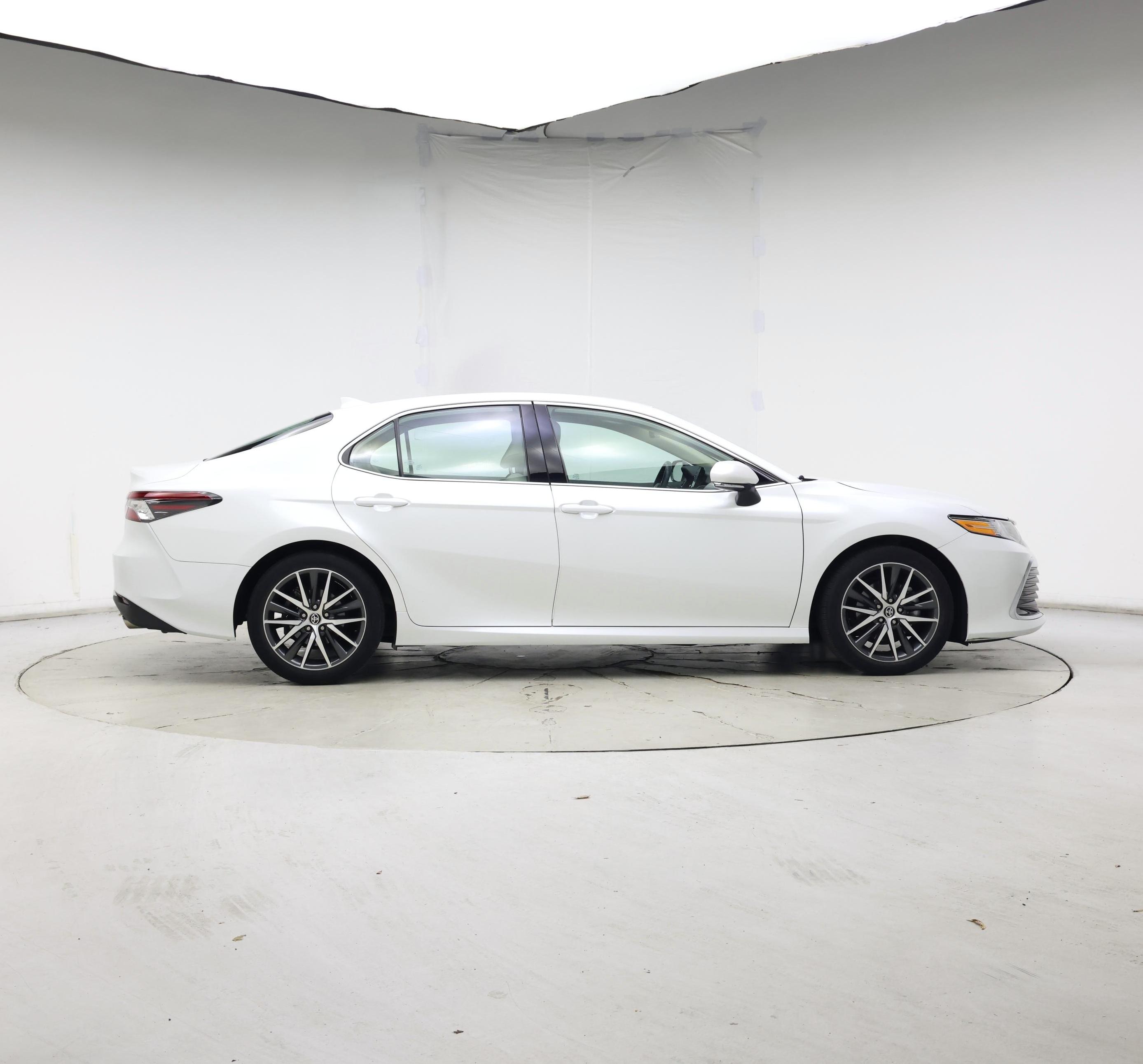Thumbnail: 2022 Toyota Camry - 7