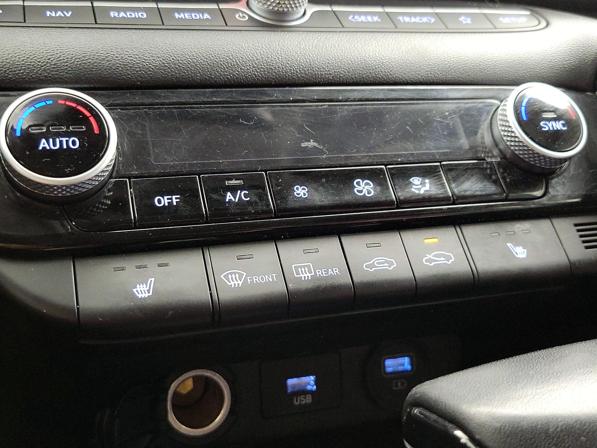 Thumbnail: 2023 Hyundai Elantra - 17