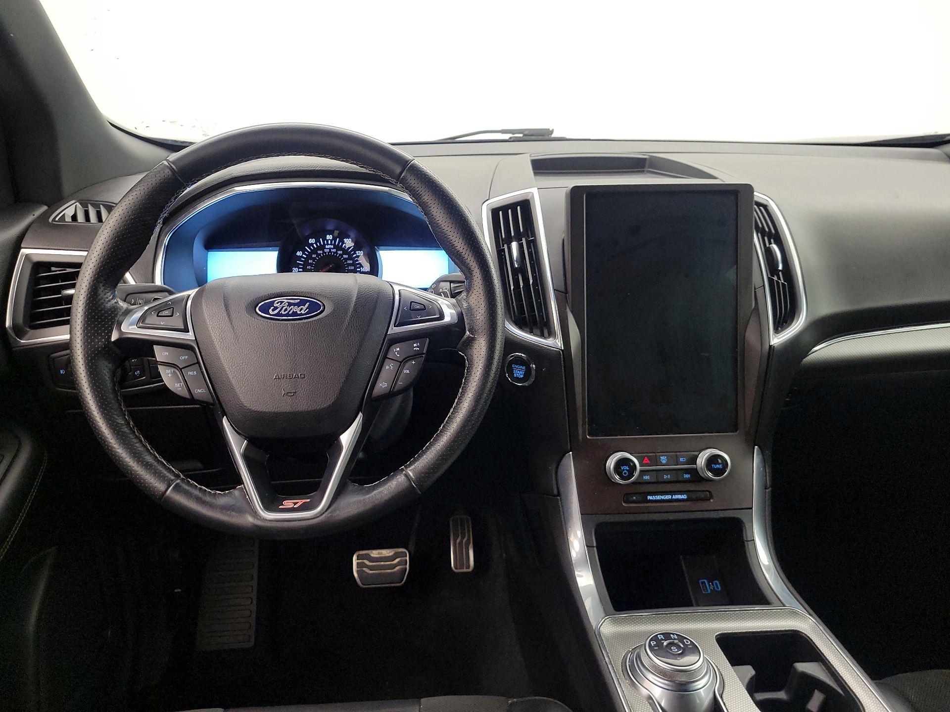 Thumbnail: 2021 Ford Edge - 10