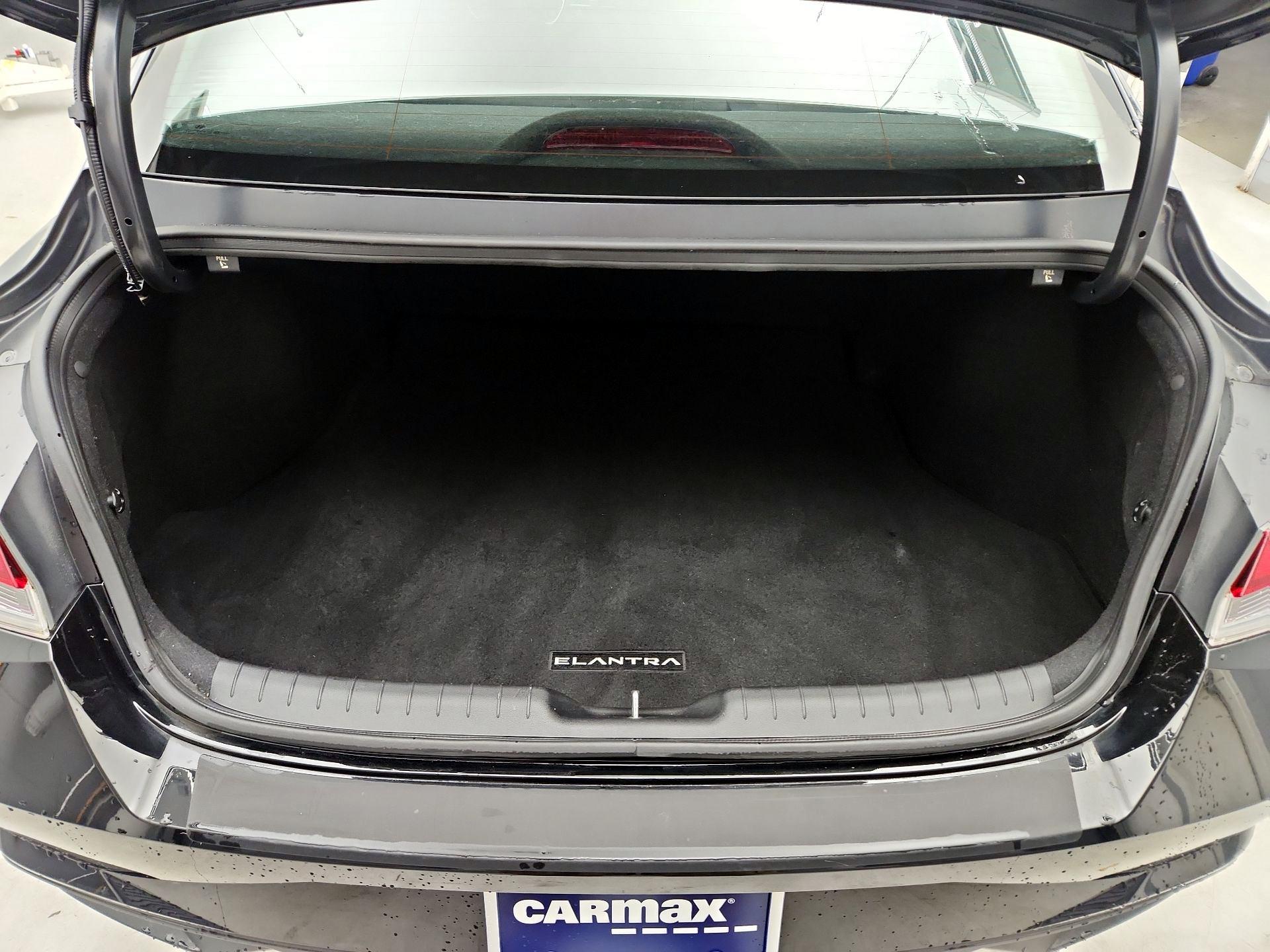 Thumbnail: 2023 Hyundai Elantra - 20