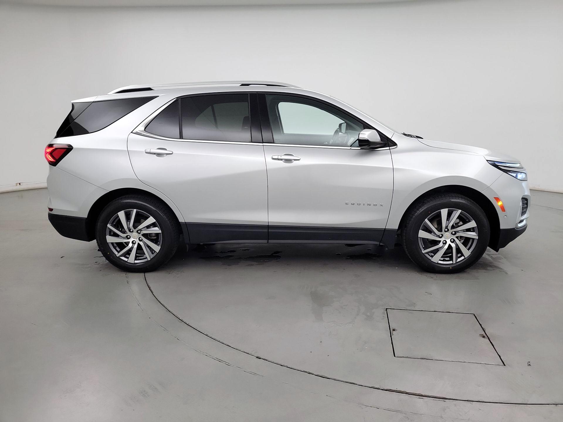 Thumbnail: 2022 Chevrolet Equinox - 4