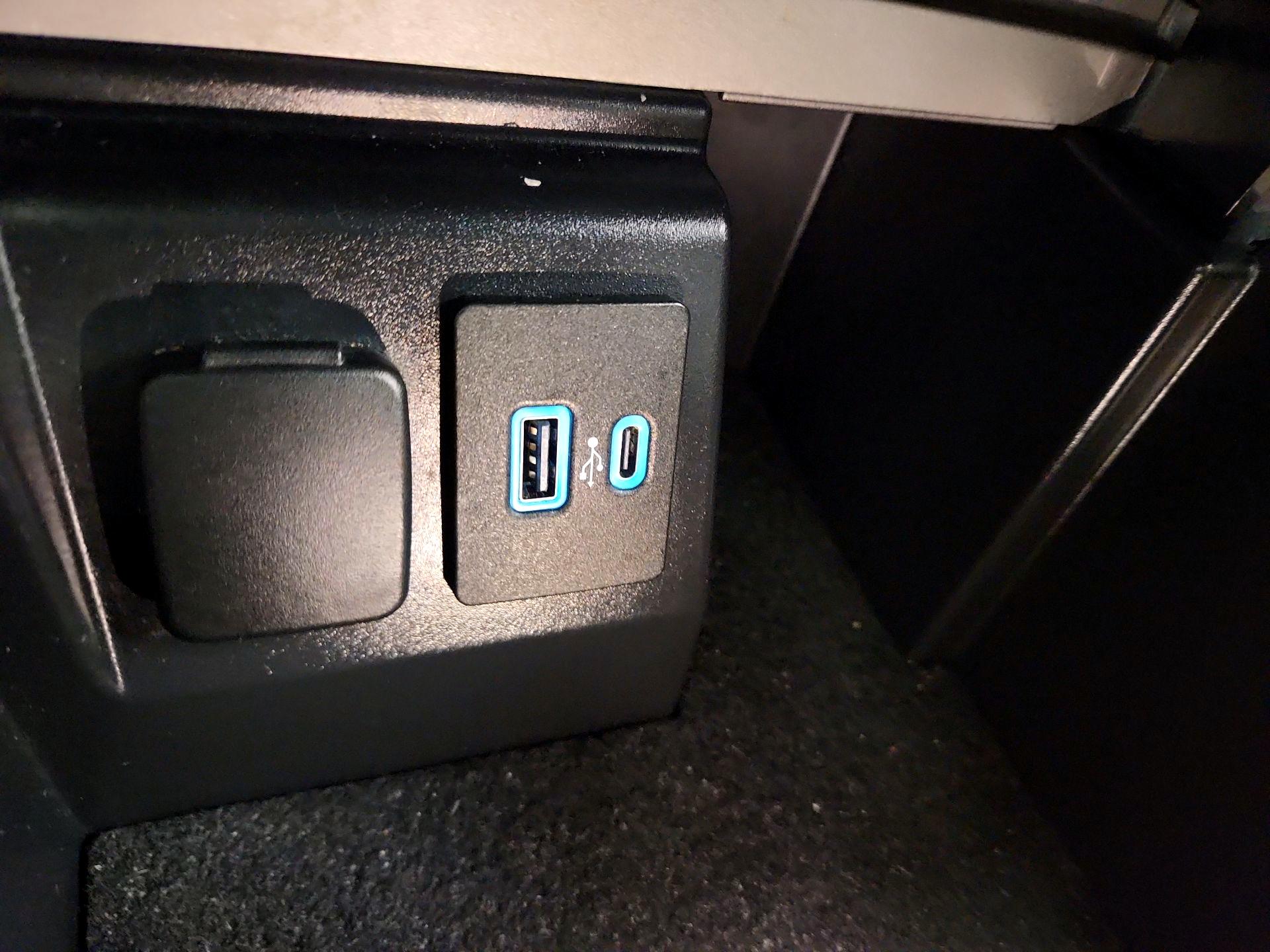 Thumbnail: 2023 Ford Explorer - 19