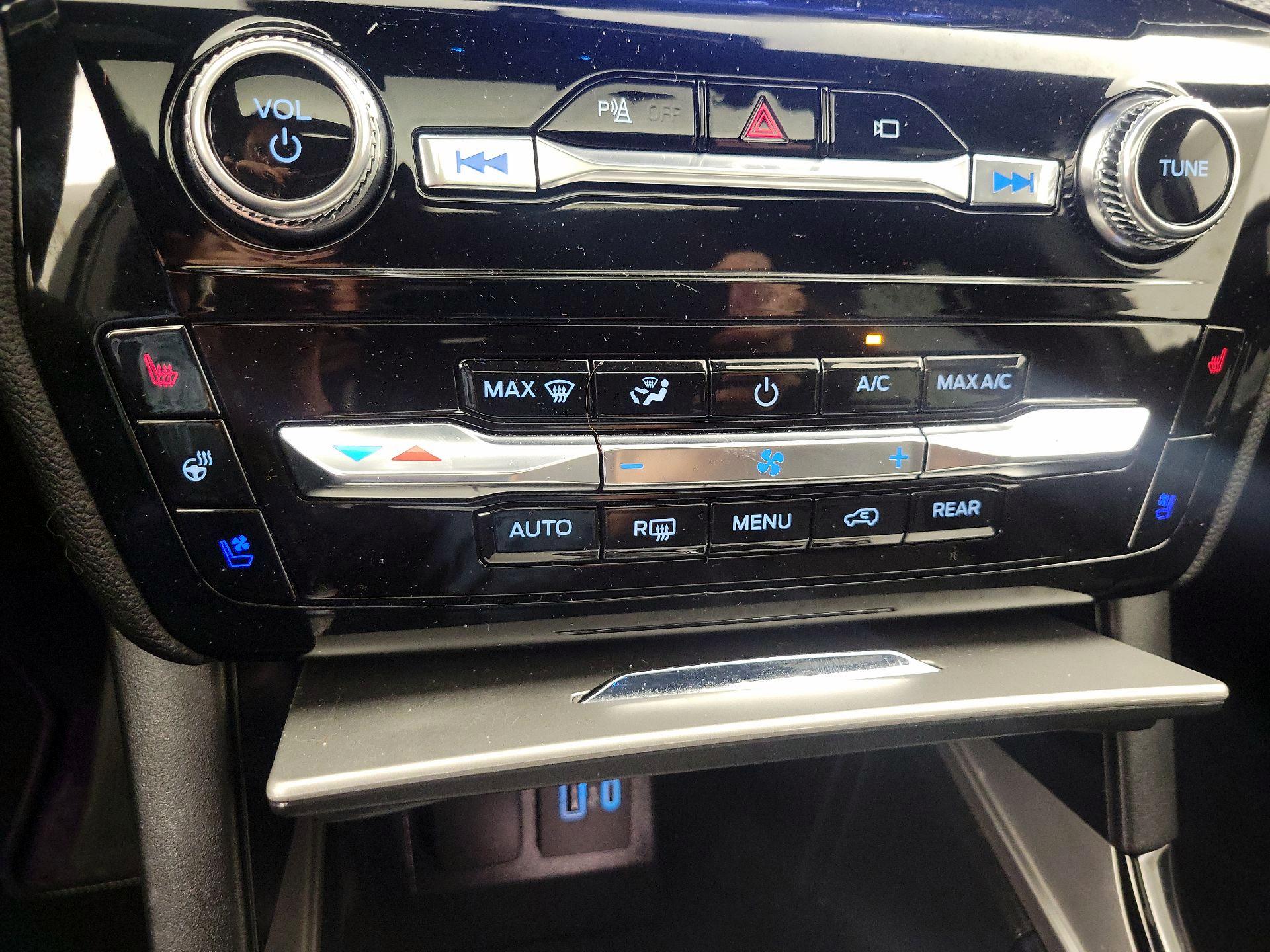 Thumbnail: 2022 Ford Explorer - 17