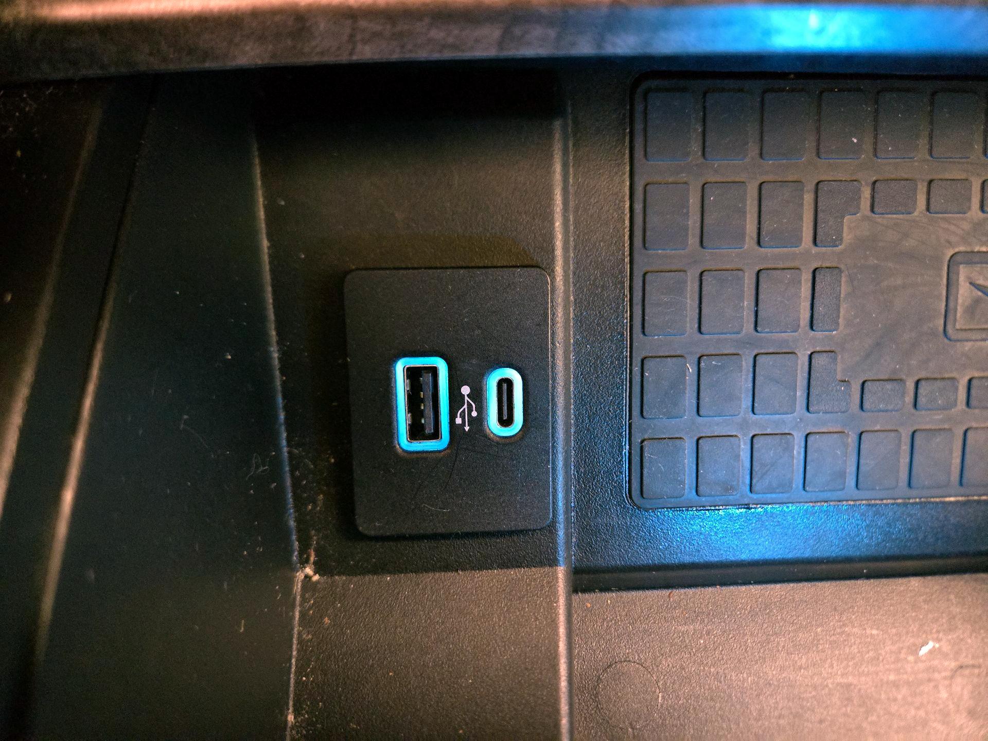 Thumbnail: 2021 Ford Expedition - 19