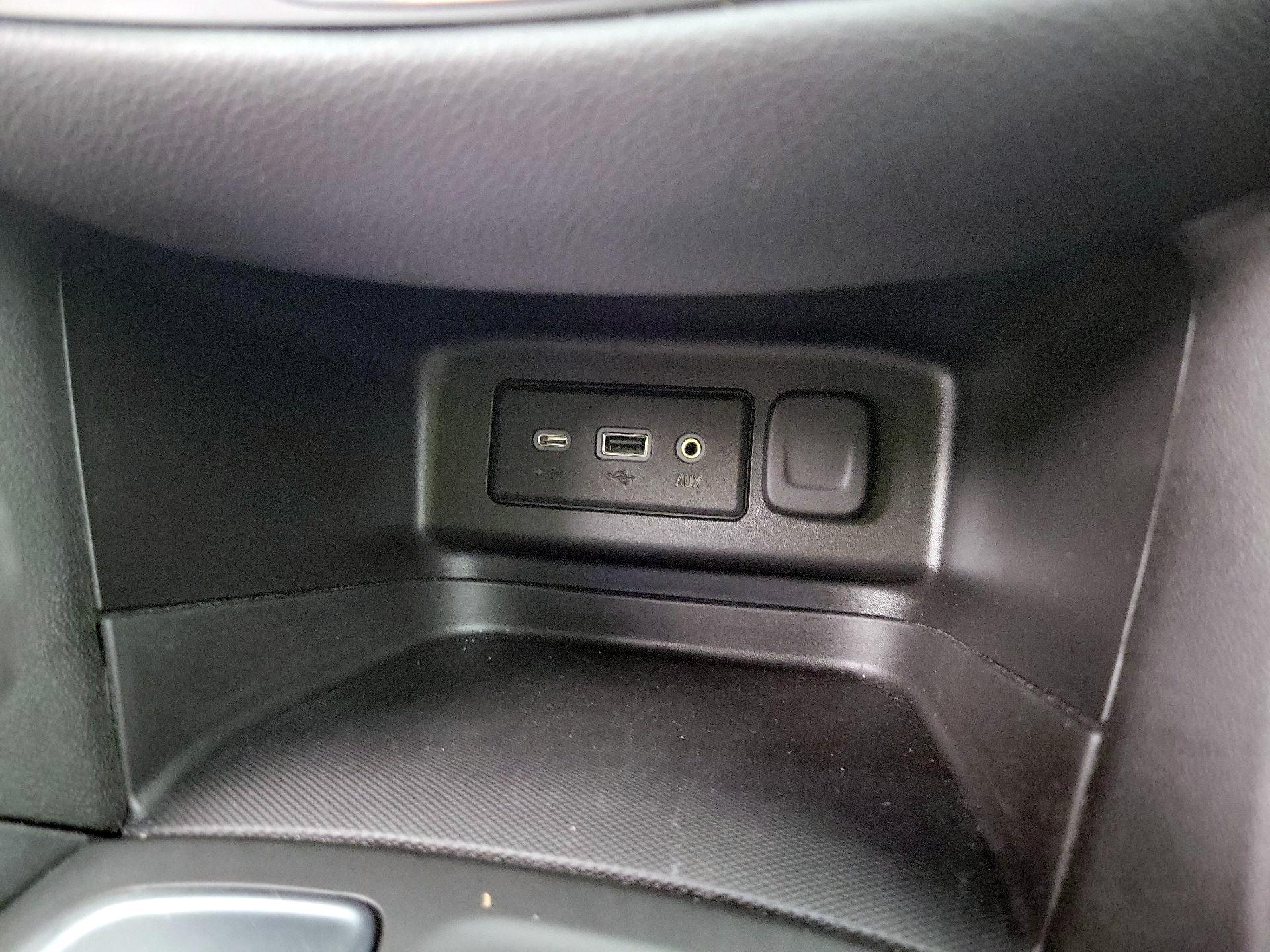 Thumbnail: 2022 Chevrolet Equinox - 18