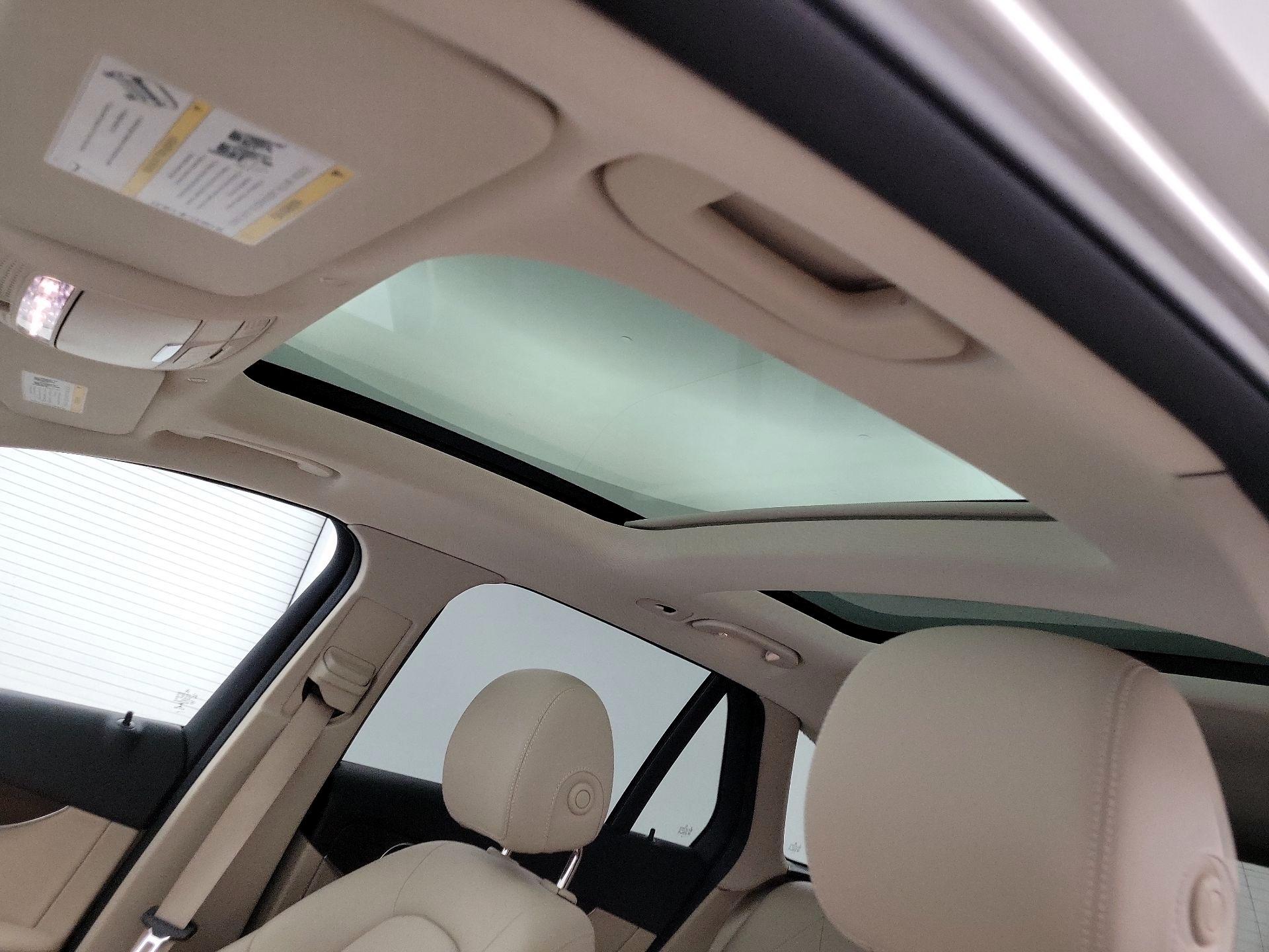 Thumbnail: 2020 Mercedes-Benz GLC - 19