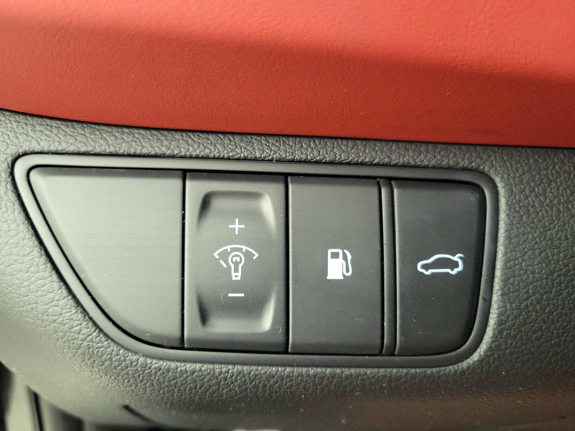 Thumbnail: 2023 Genesis G70 - 13