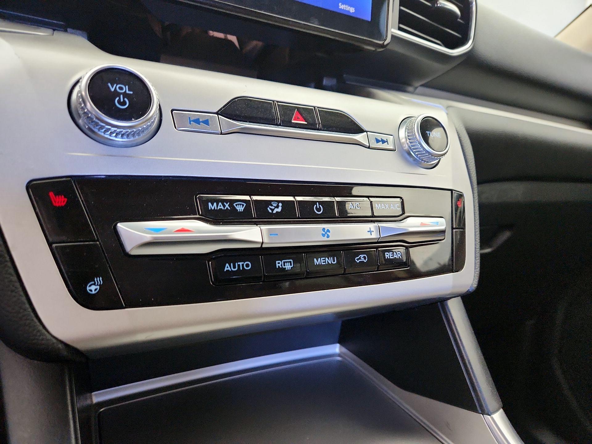 Thumbnail: 2022 Ford Explorer - 16