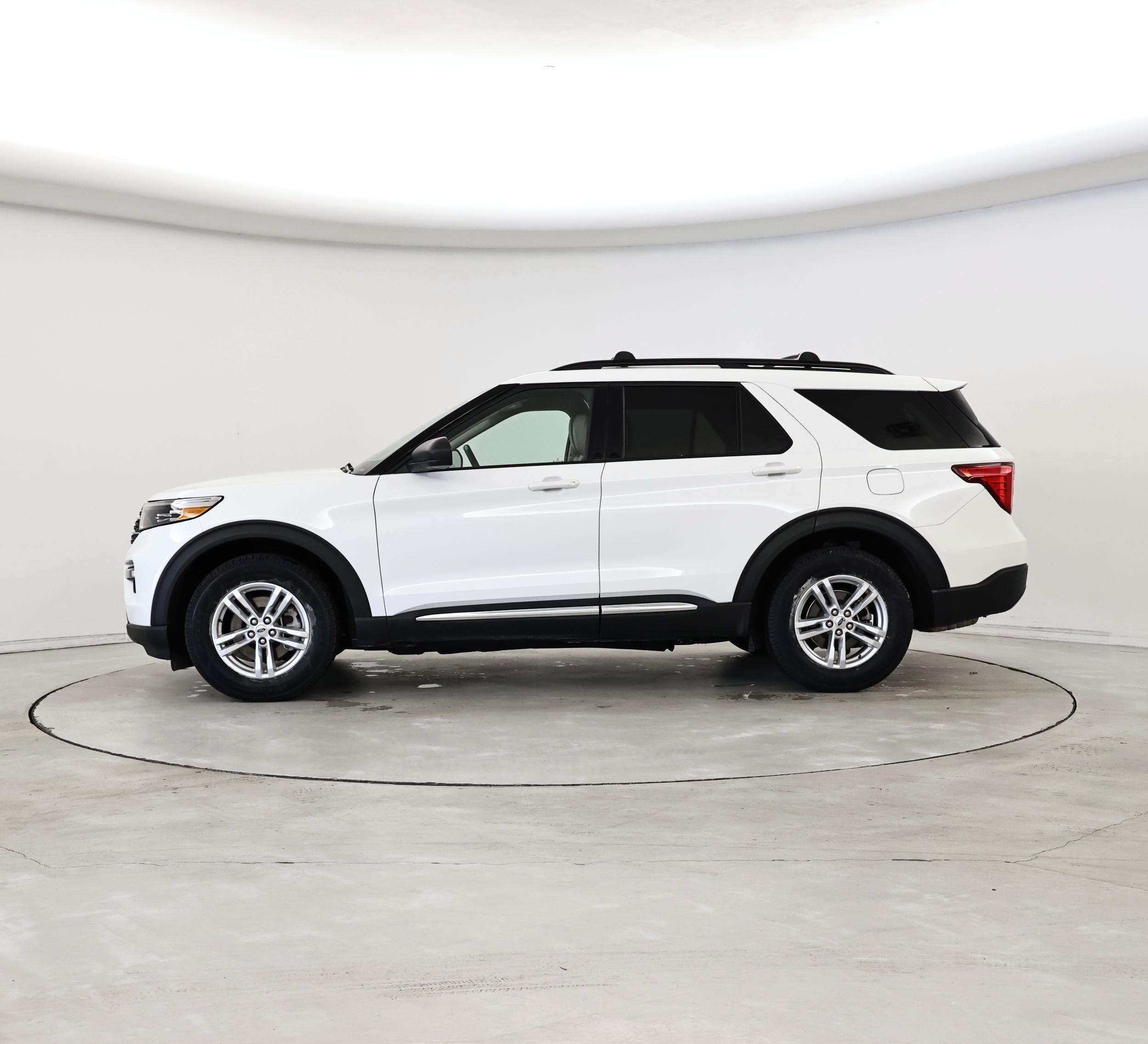 Thumbnail: 2022 Ford Explorer - 3