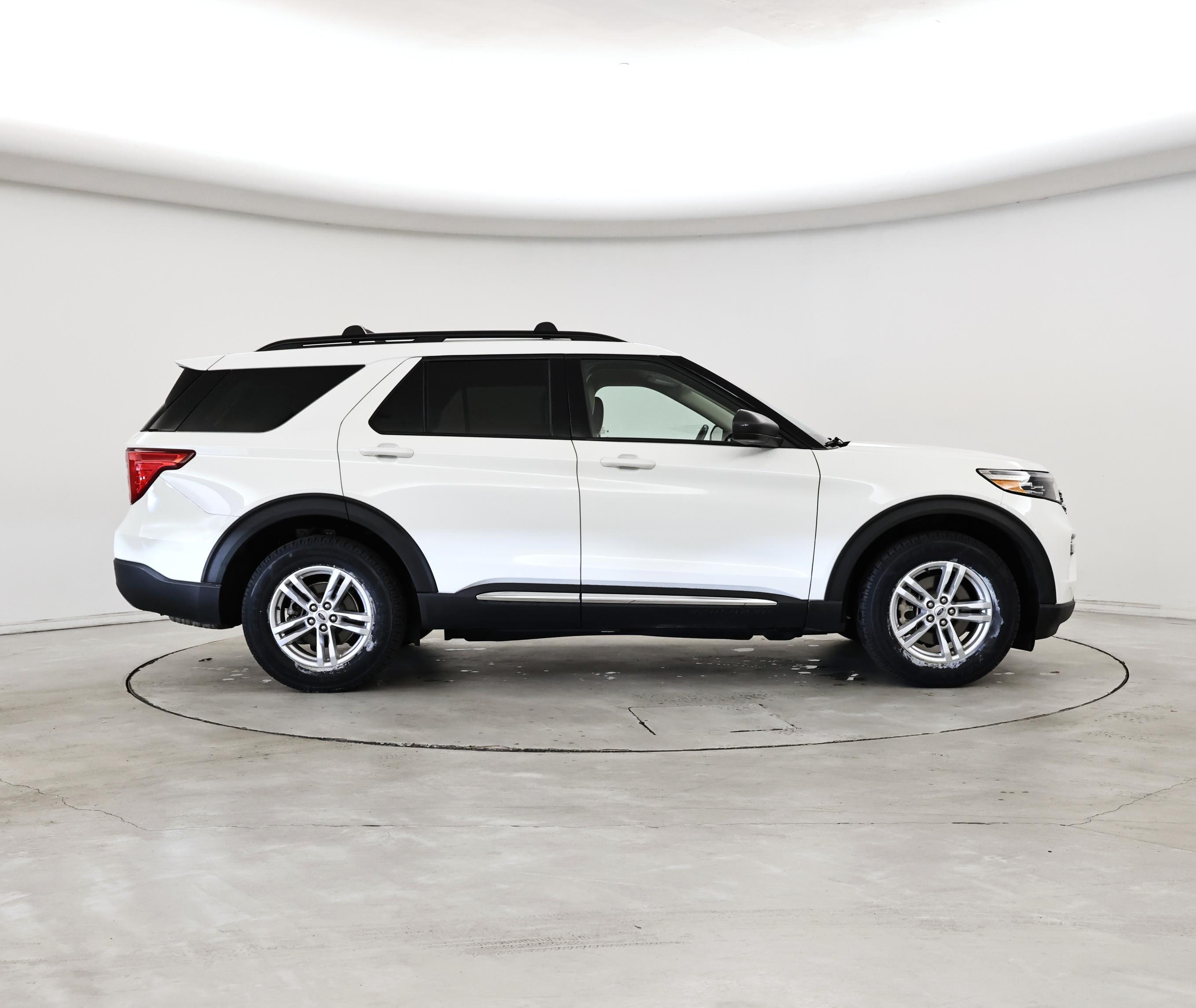 Thumbnail: 2022 Ford Explorer - 7