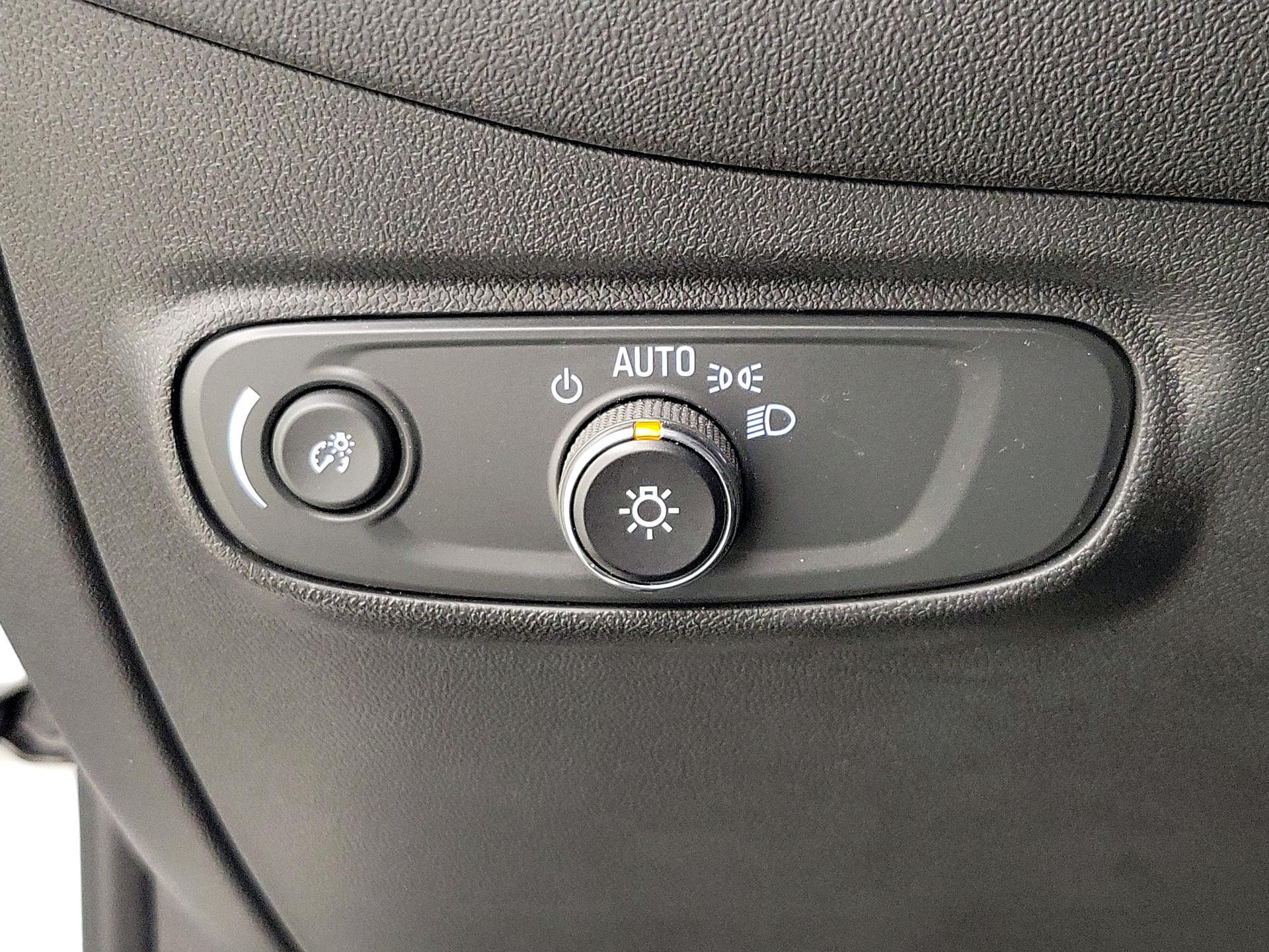 Thumbnail: 2022 Chevrolet Equinox - 13