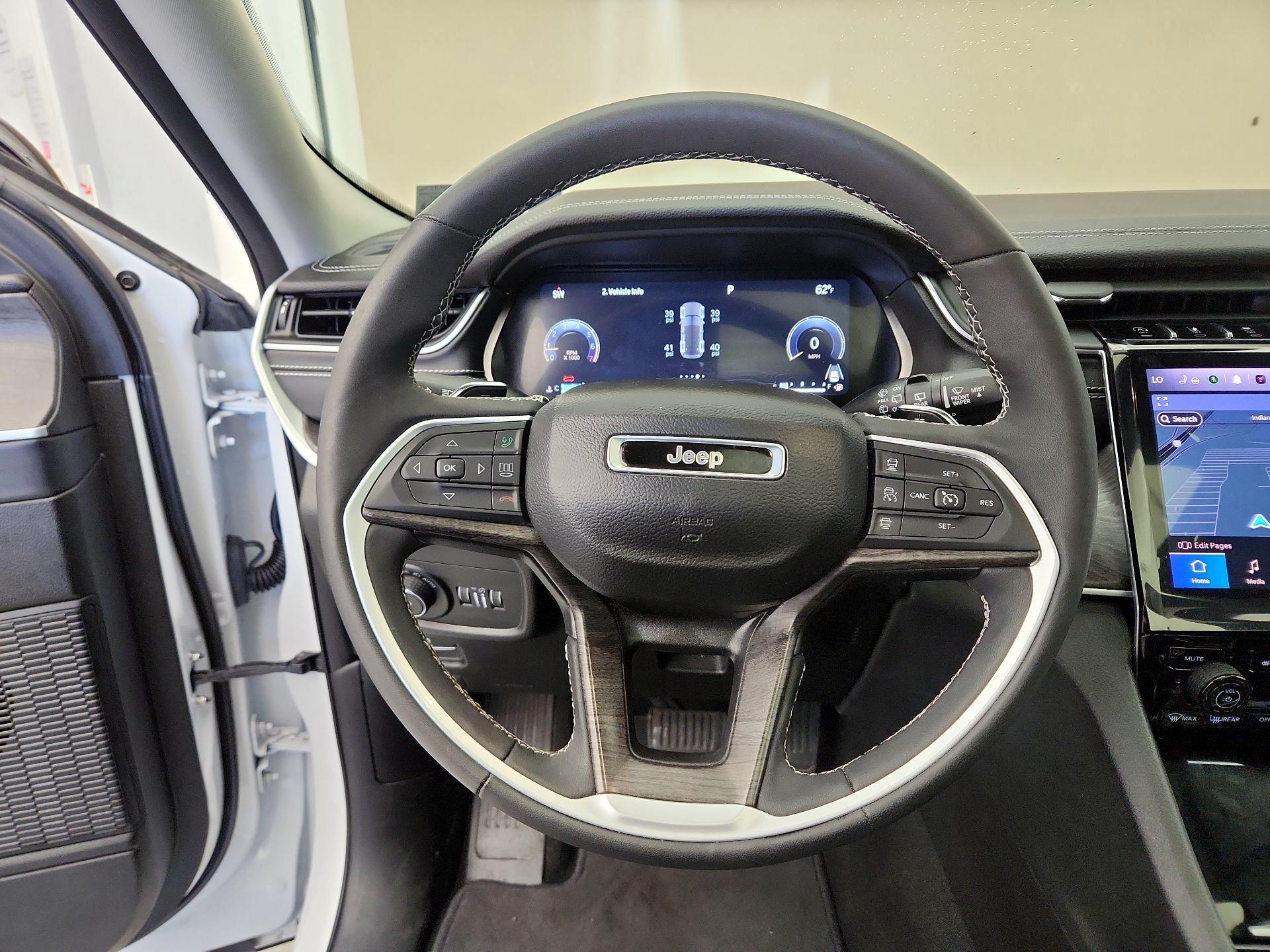 Thumbnail: 2023 Jeep Grand Cherokee - 10