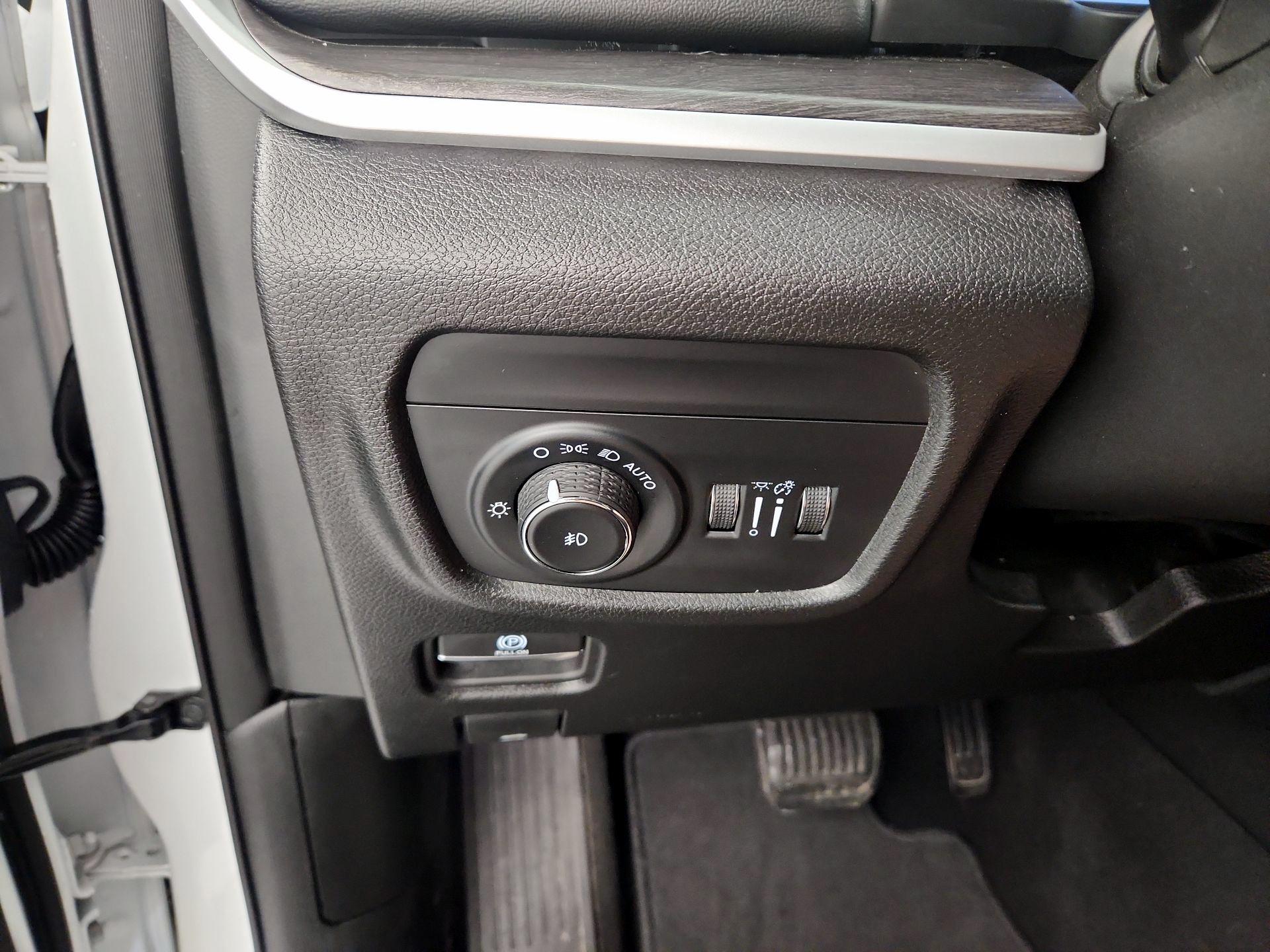 Thumbnail: 2023 Jeep Grand Cherokee - 13