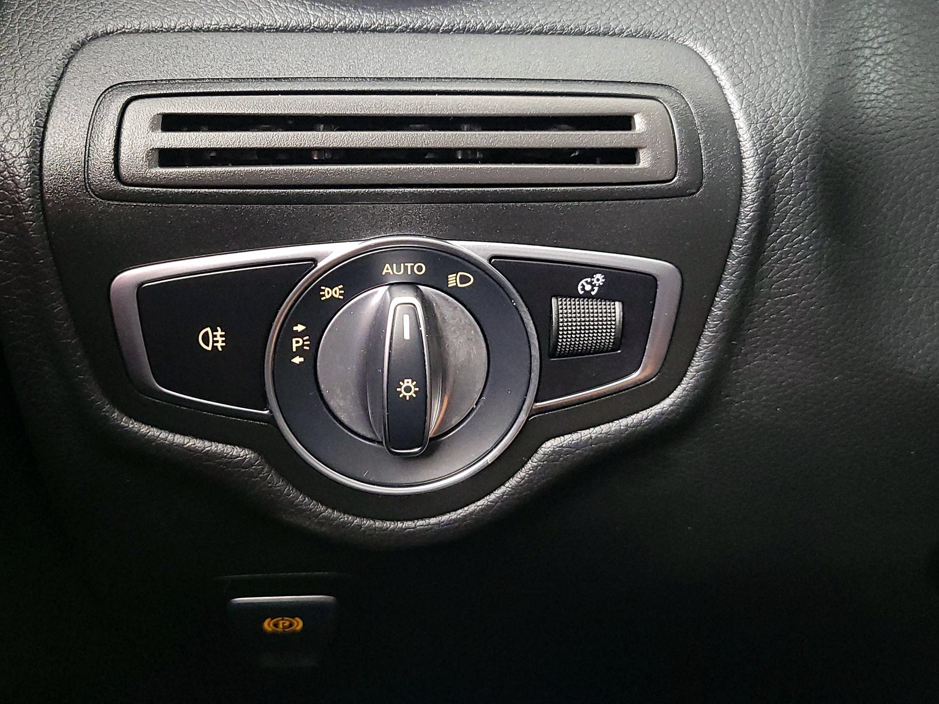 Thumbnail: 2021 Mercedes-Benz GLC - 13