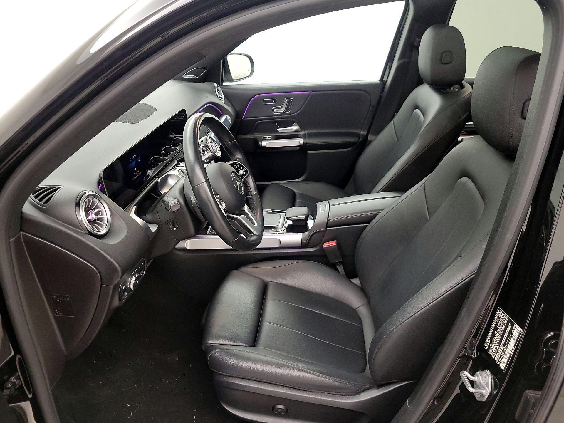 Thumbnail: 2021 Mercedes-Benz GLB - 11