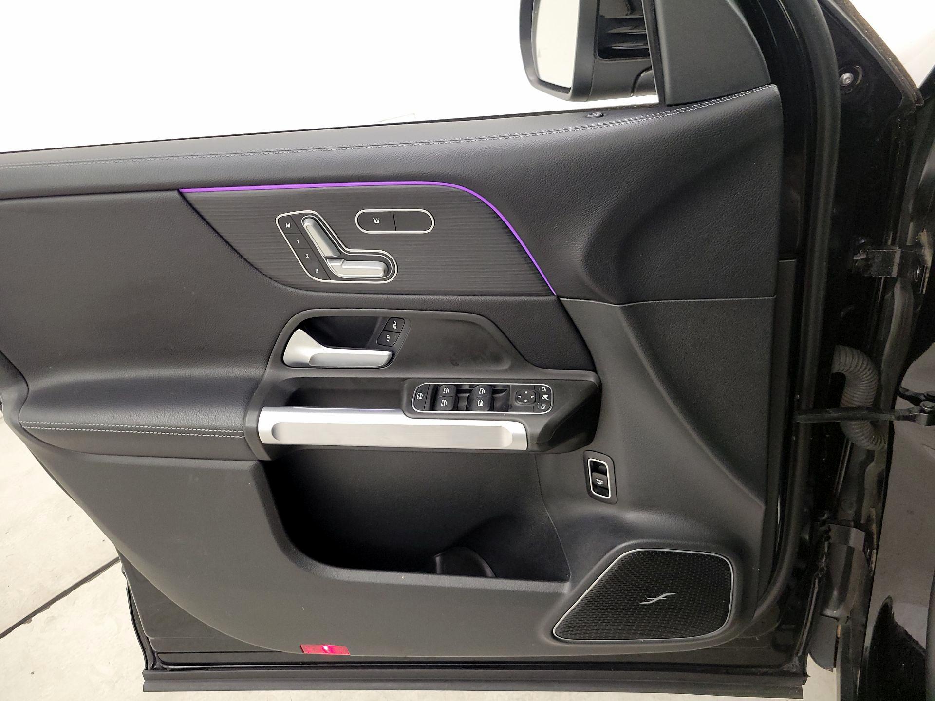 Thumbnail: 2021 Mercedes-Benz GLB - 12