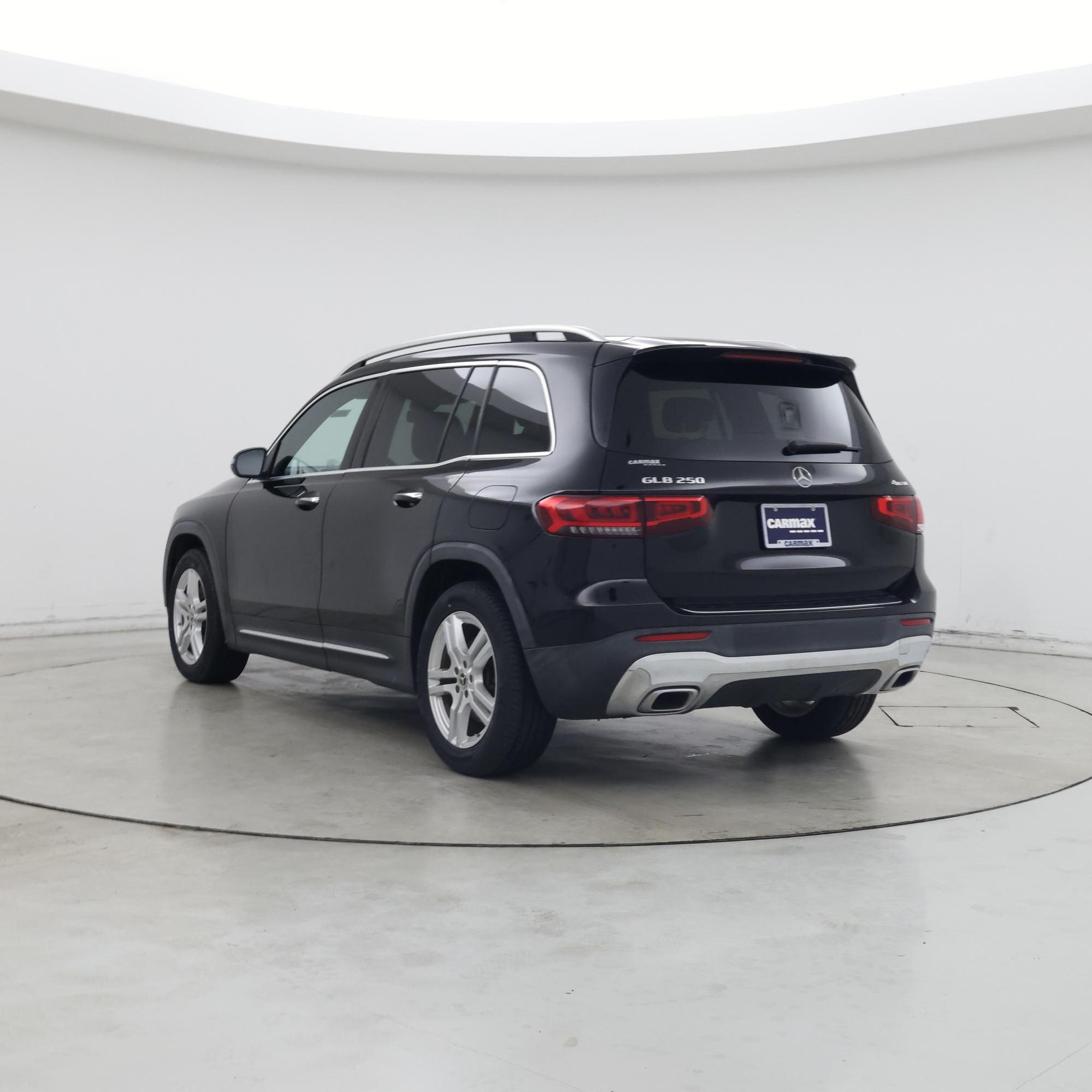 Thumbnail: 2021 Mercedes-Benz GLB - 2