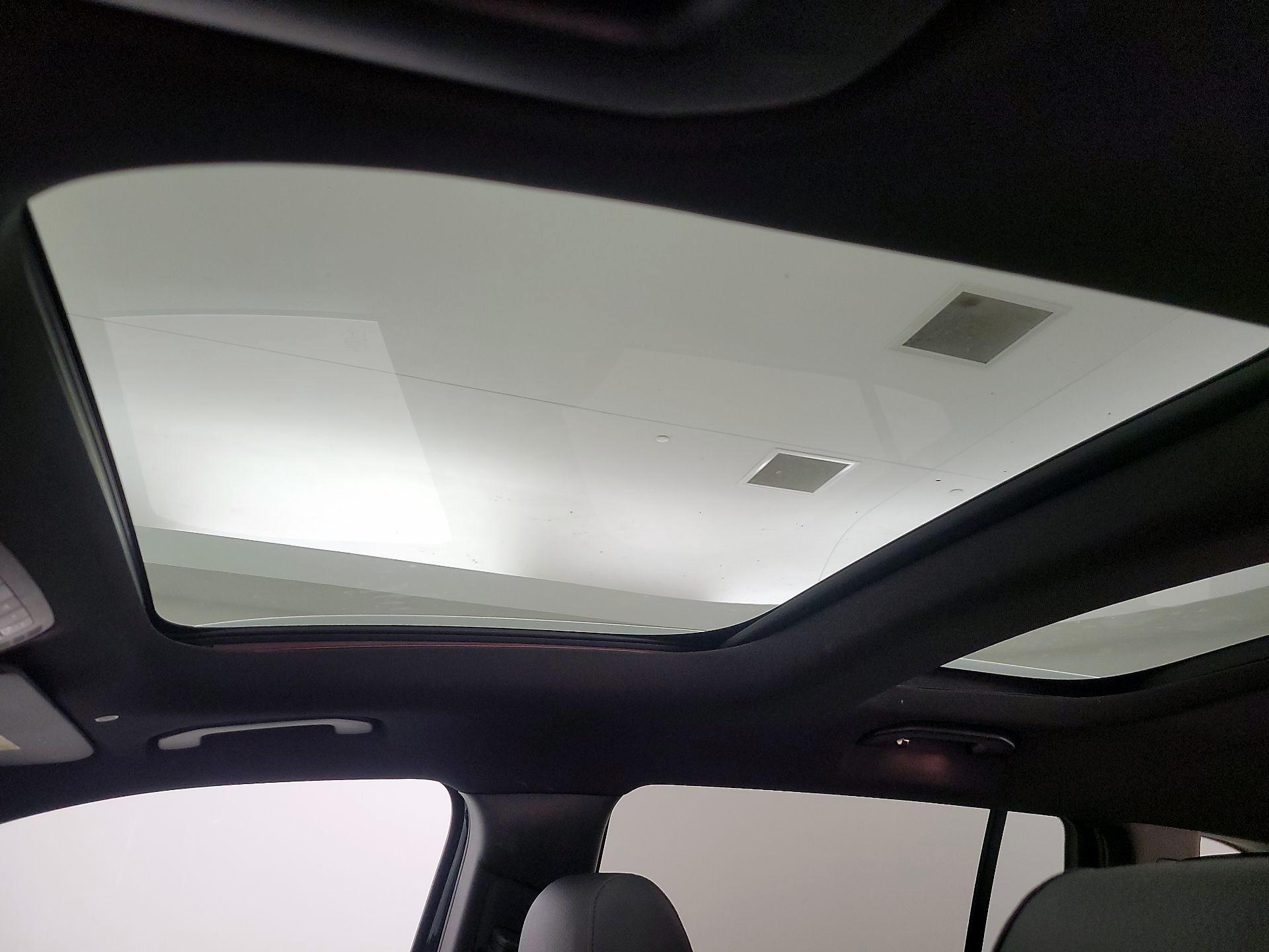 Thumbnail: 2021 Mercedes-Benz GLB - 19