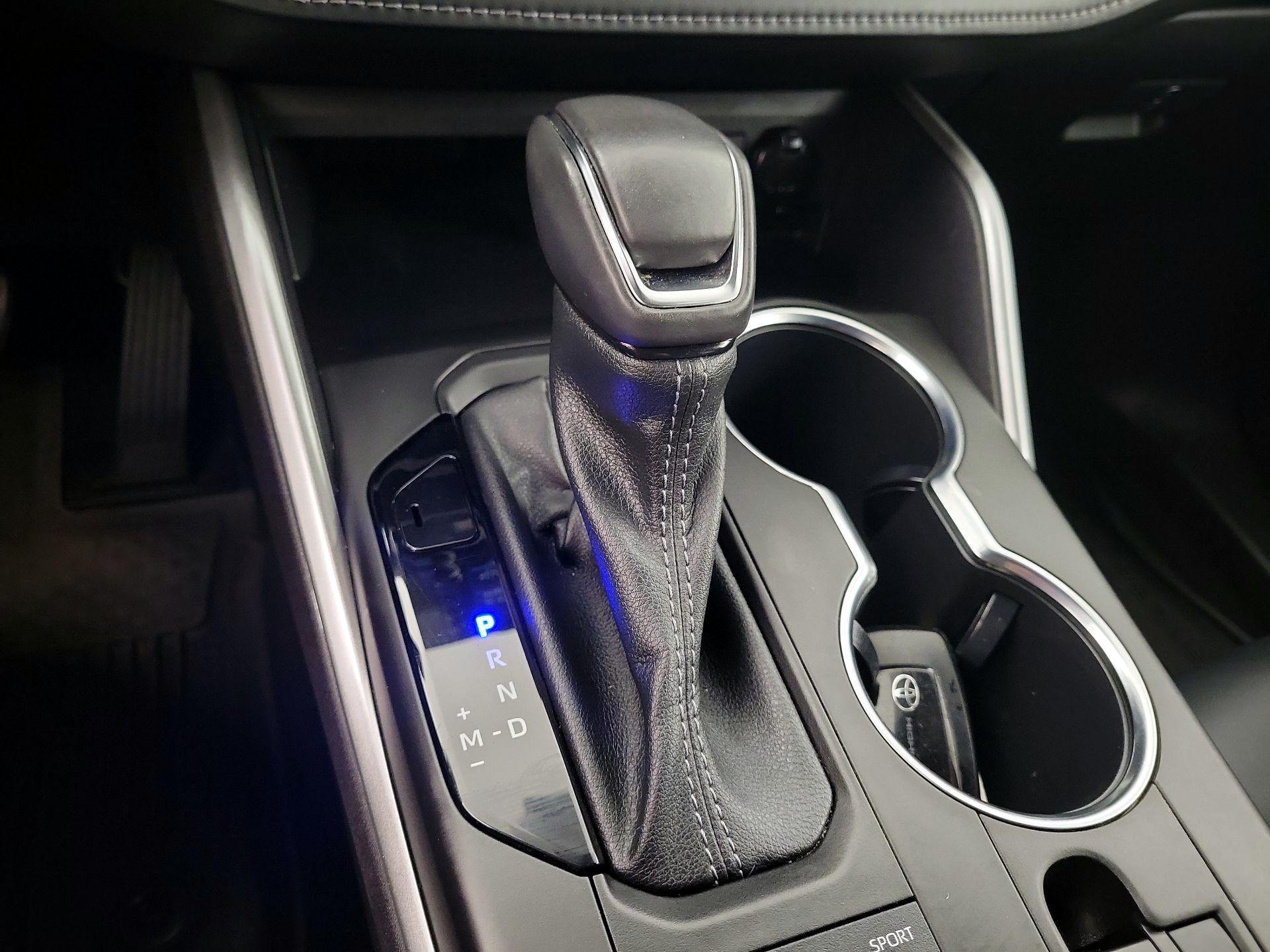 Thumbnail: 2022 Toyota Highlander - 16