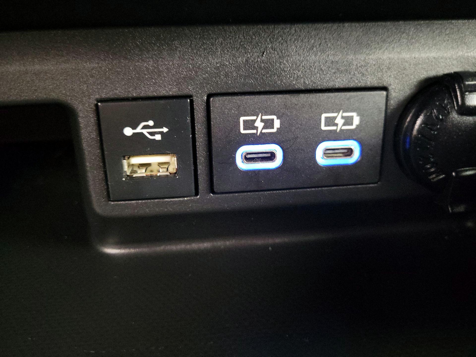 Thumbnail: 2022 Toyota Highlander - 17