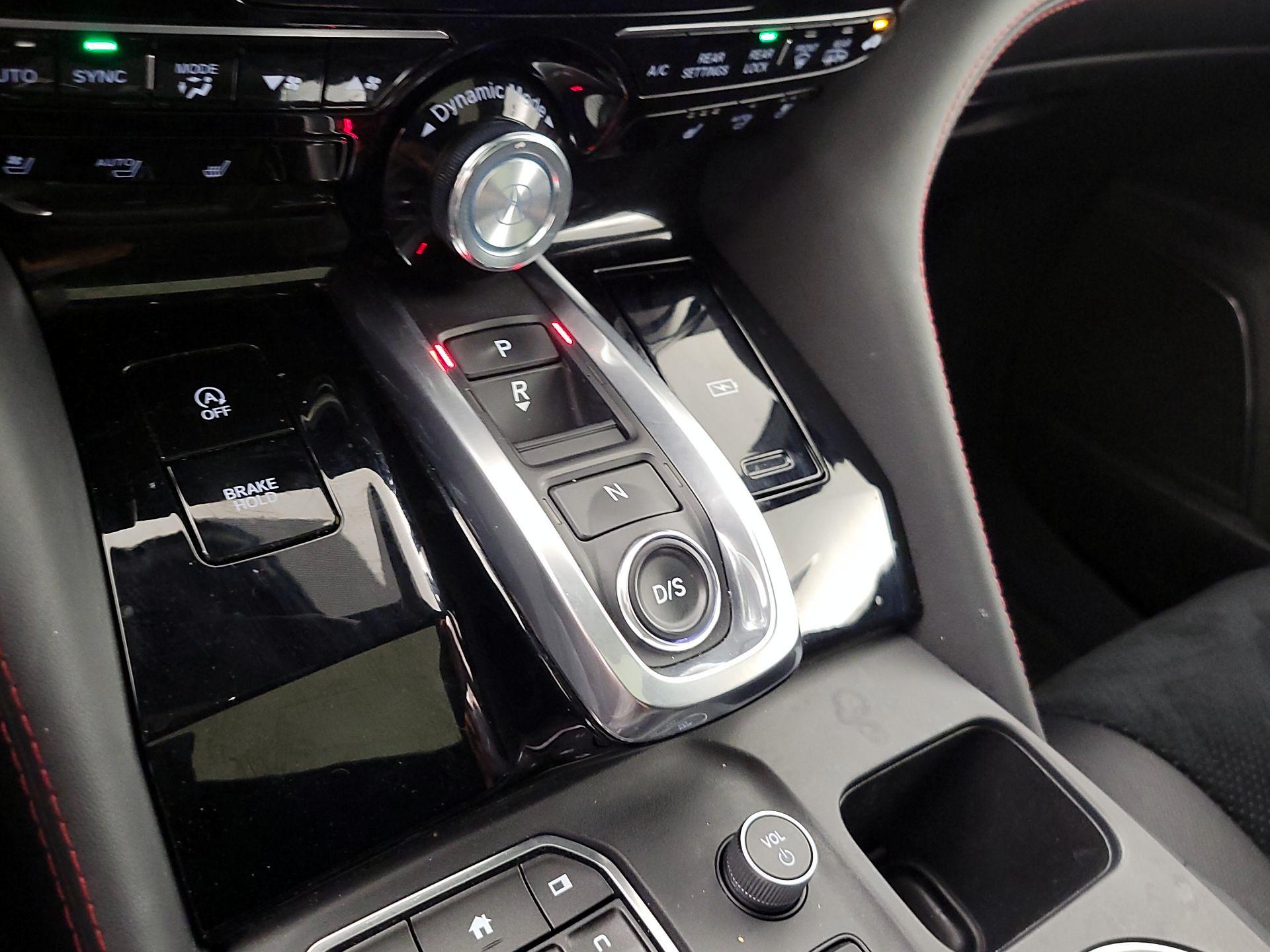 Thumbnail: 2022 Acura MDX - 18