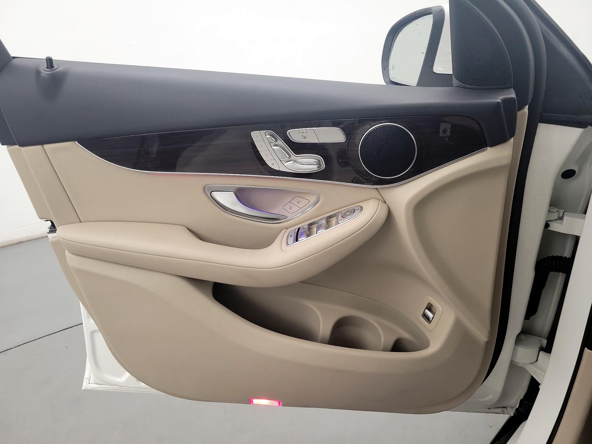 Thumbnail: 2022 Mercedes-Benz GLC - 12