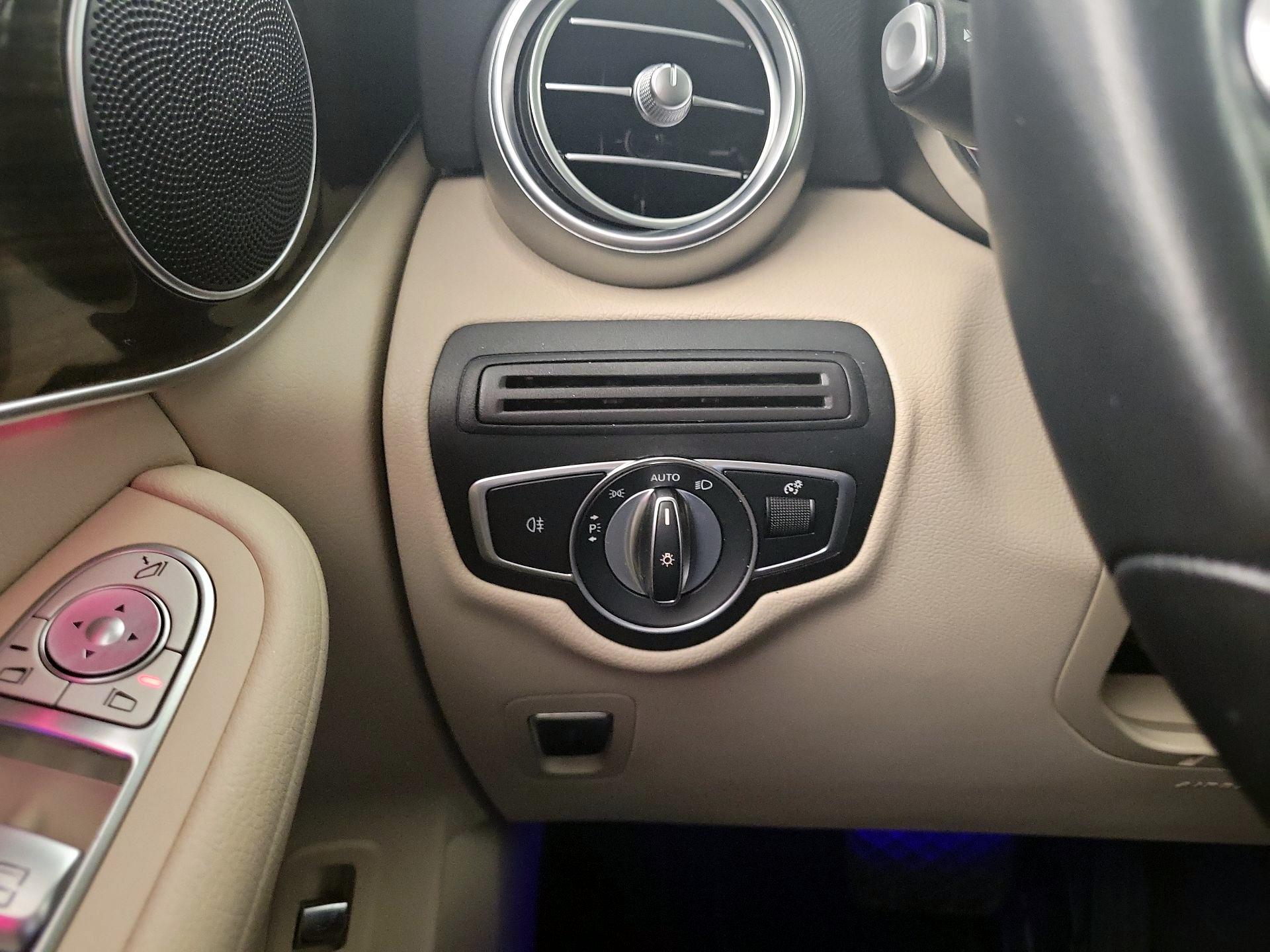 Thumbnail: 2022 Mercedes-Benz GLC - 13