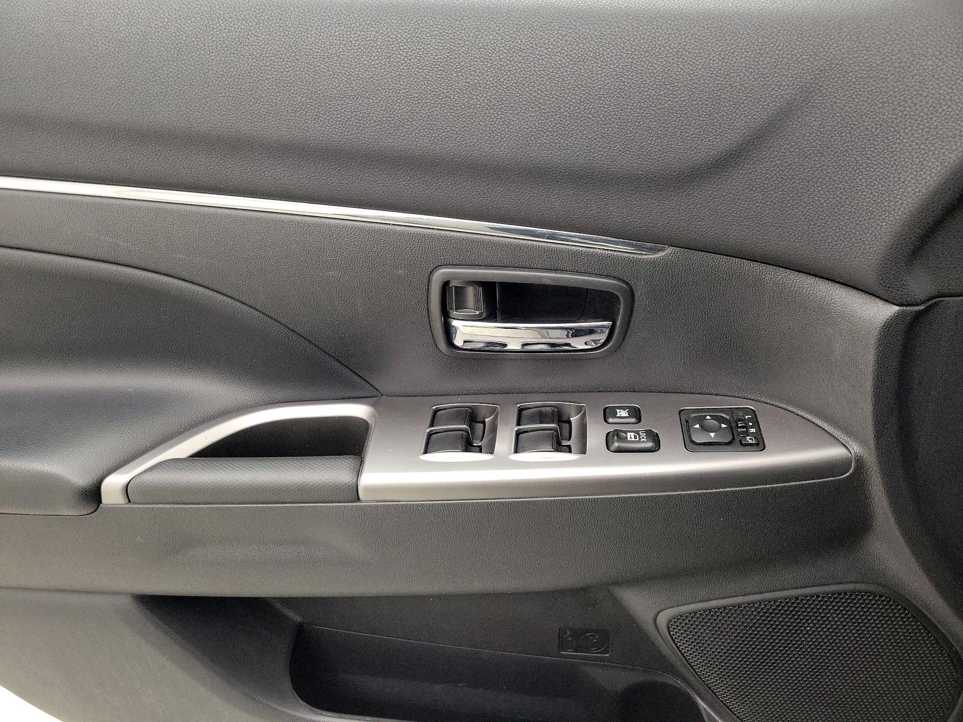 Thumbnail: 2022 Mitsubishi Outlander Sport - 12