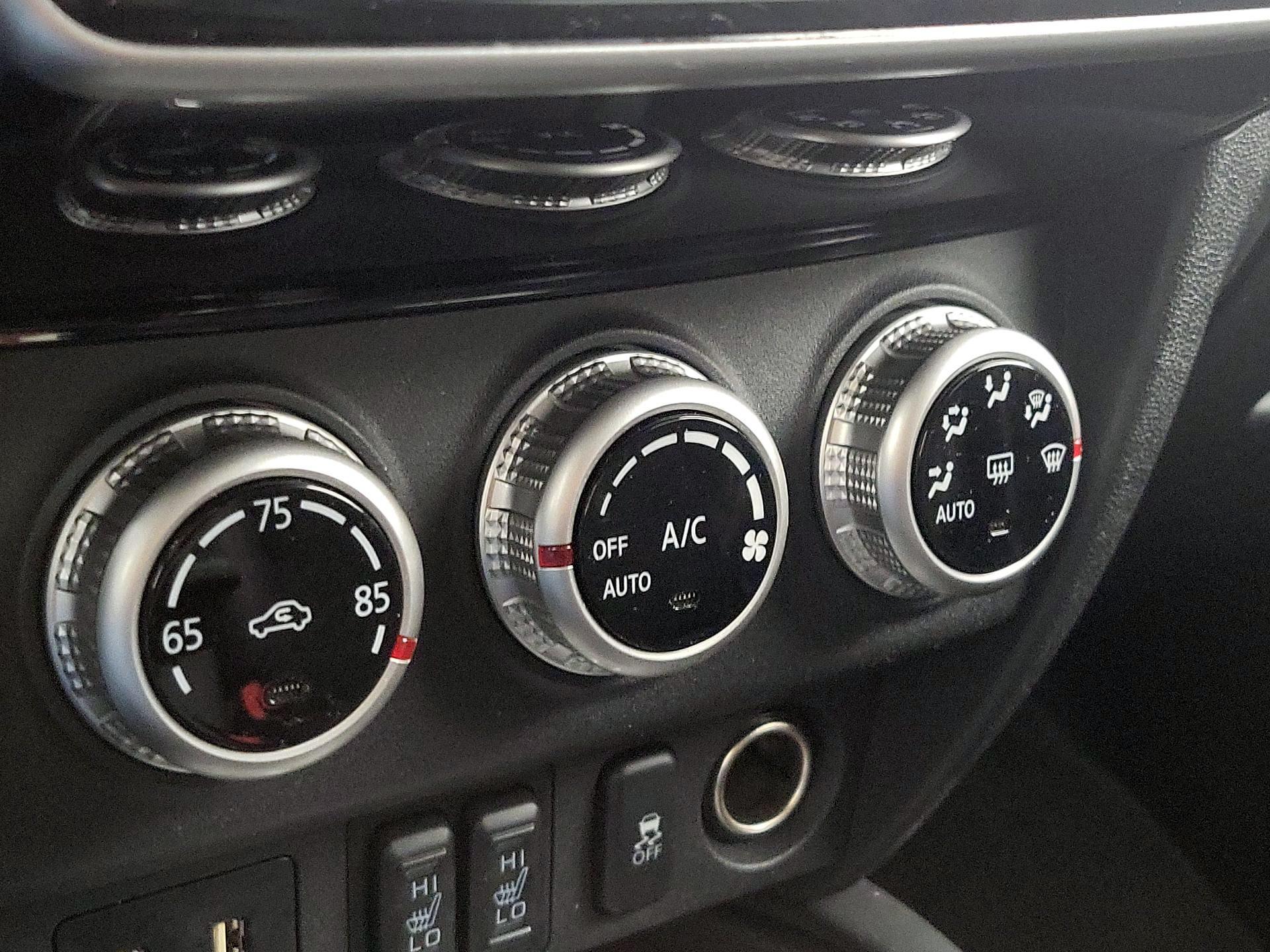 Thumbnail: 2022 Mitsubishi Outlander Sport - 16