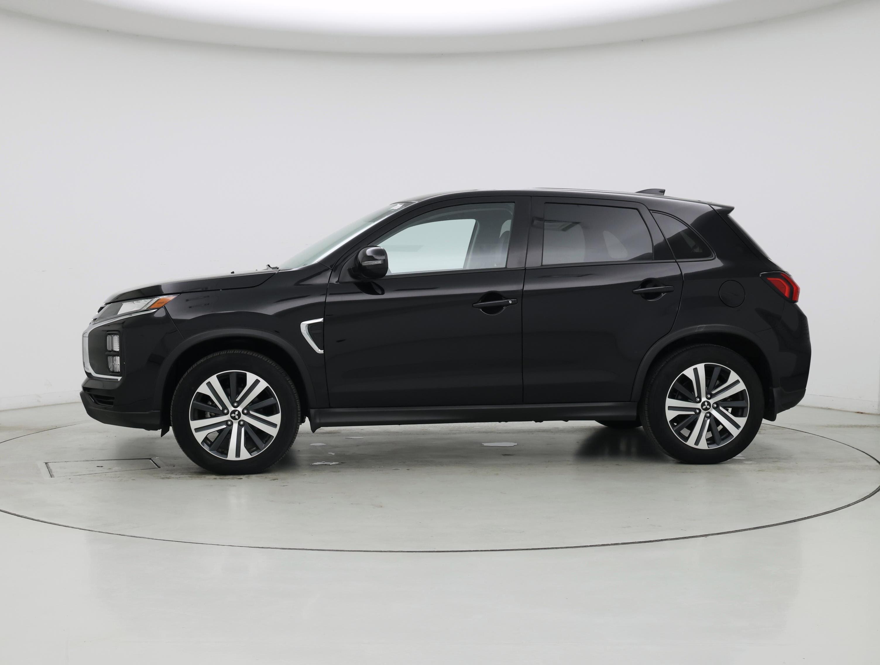 Thumbnail: 2022 Mitsubishi Outlander Sport - 3