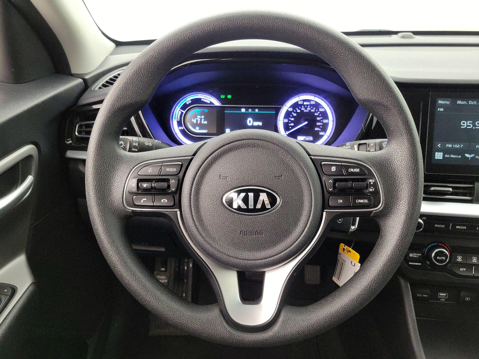 Thumbnail: 2020 Kia Niro - 10