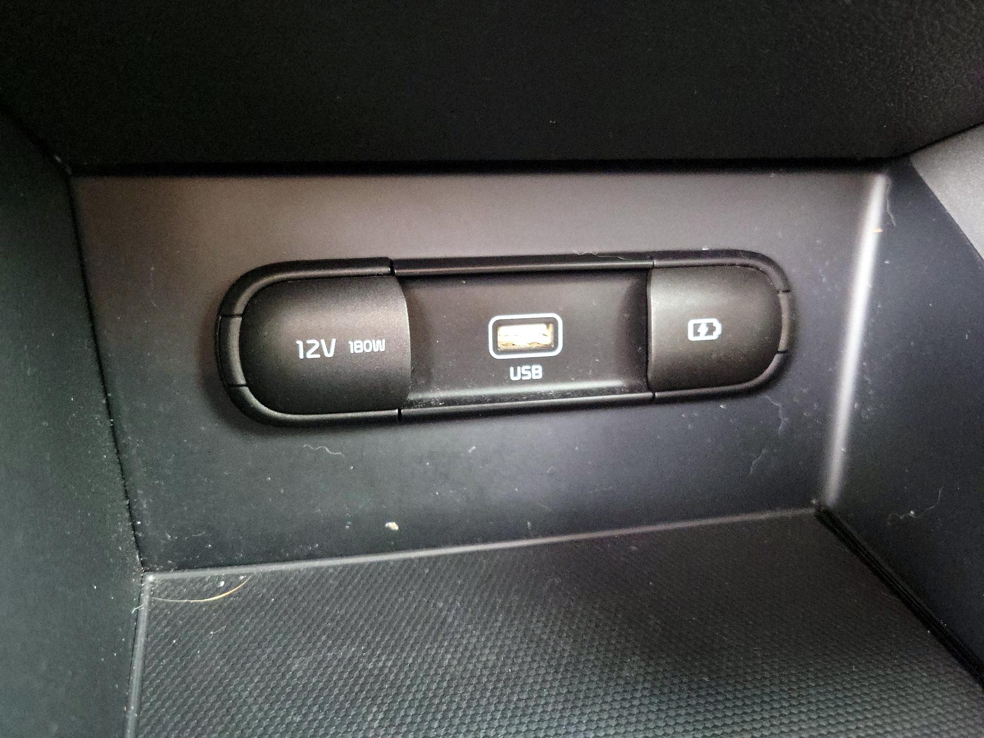 Thumbnail: 2020 Kia Niro - 18