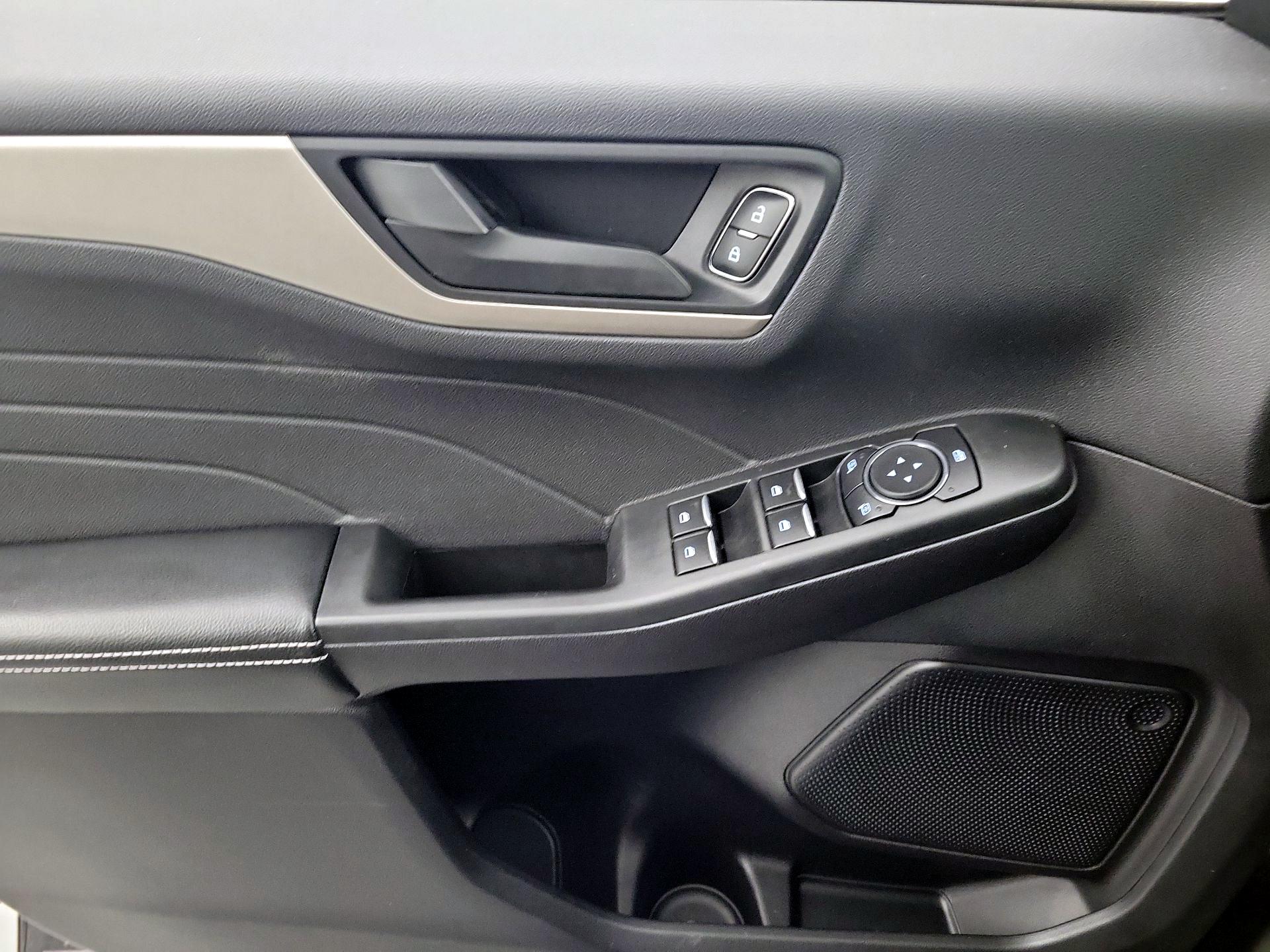 Thumbnail: 2022 Ford Escape - 12