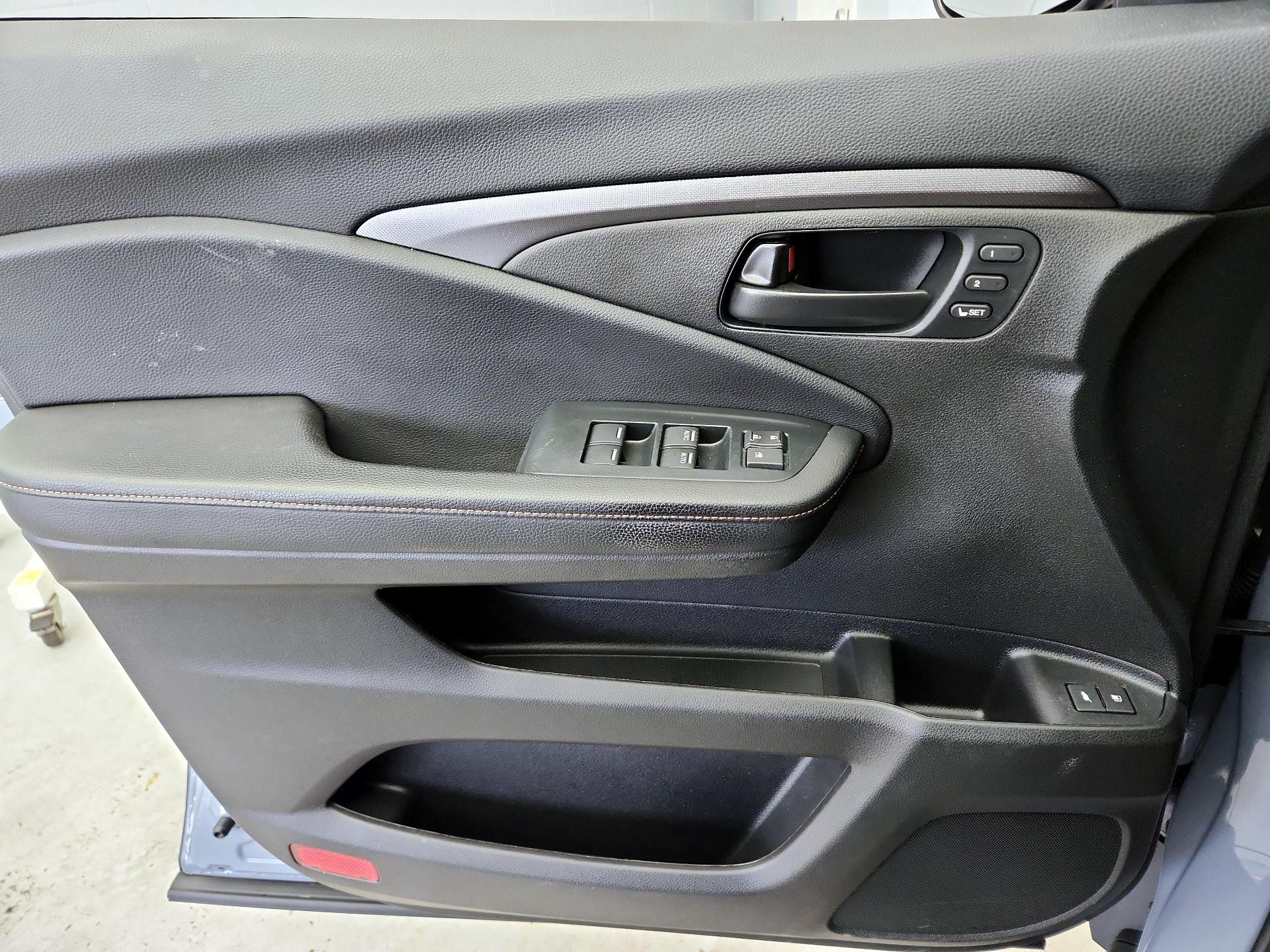Thumbnail: 2022 Honda Passport - 12