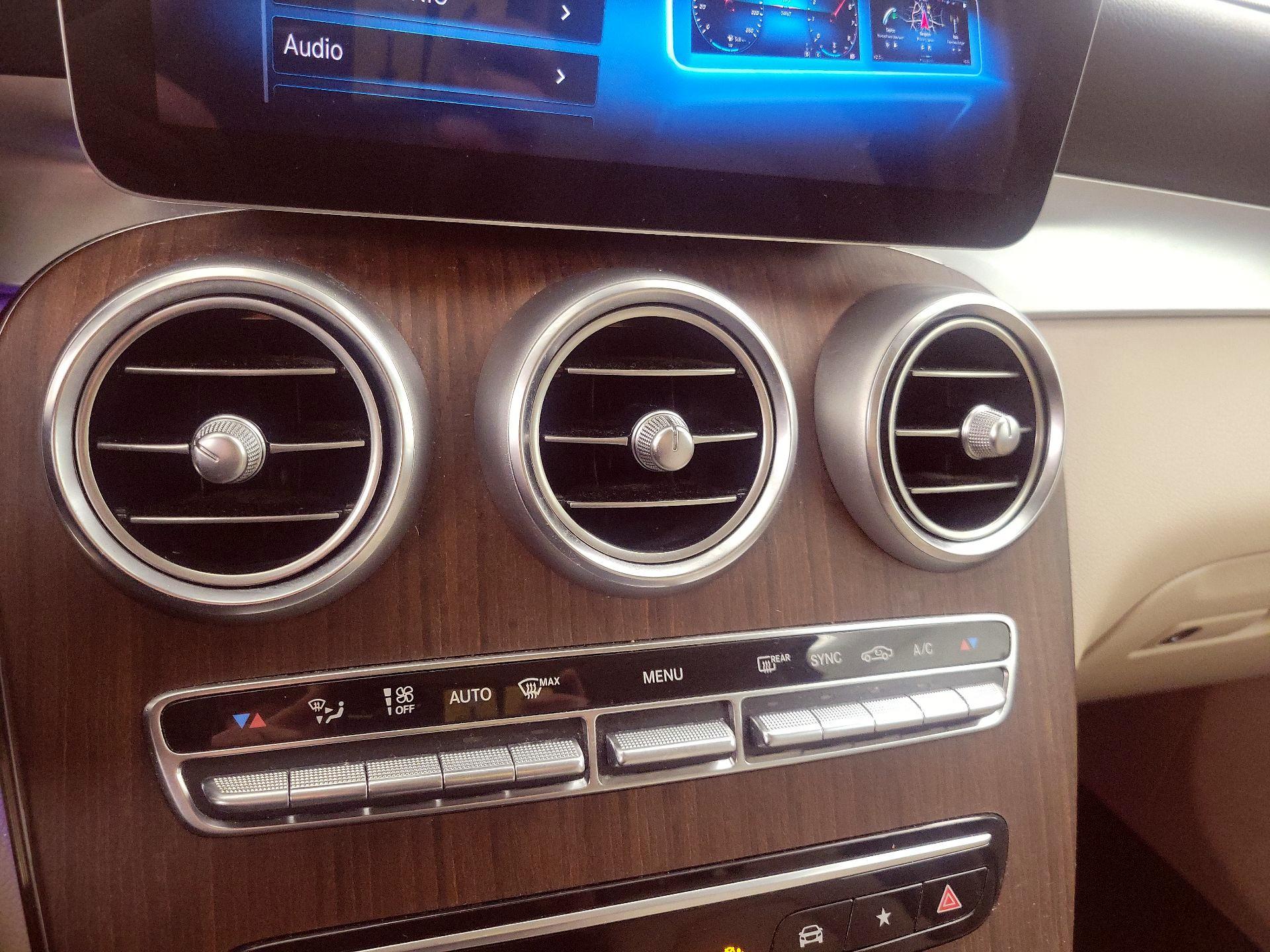 Thumbnail: 2022 Mercedes-Benz GLC - 16