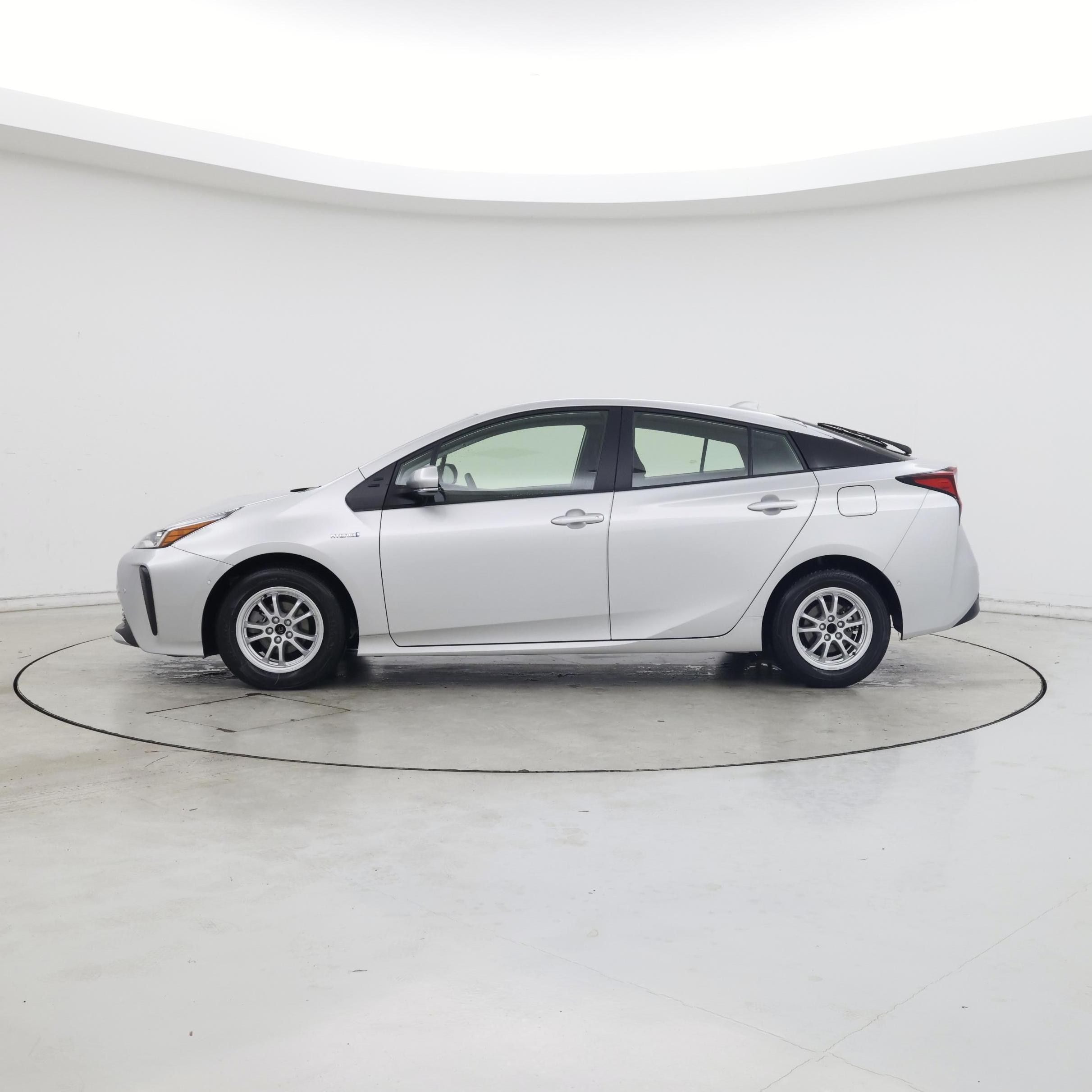 Thumbnail: 2022 Toyota Prius - 3