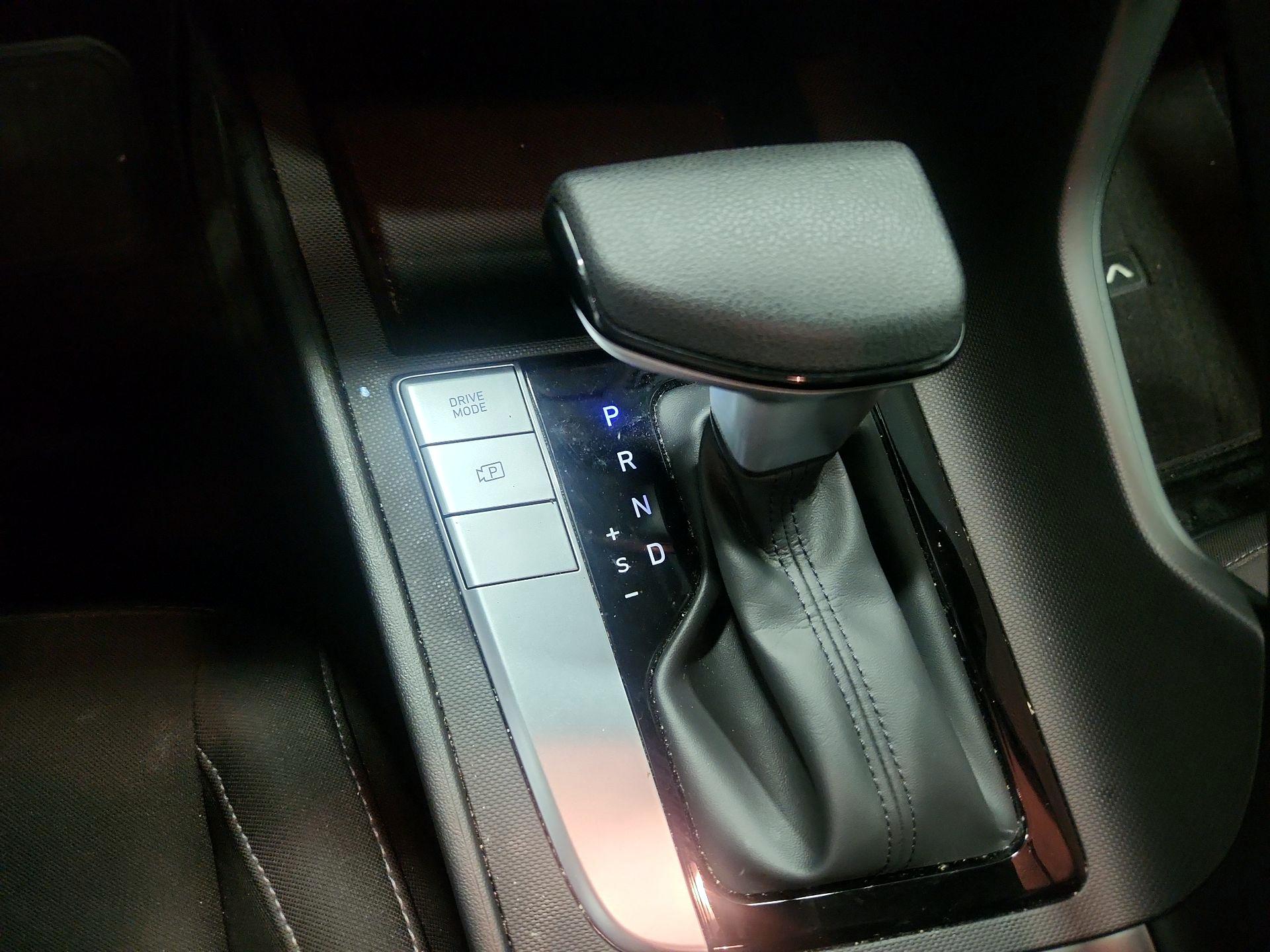 Thumbnail: 2023 Hyundai Elantra - 17