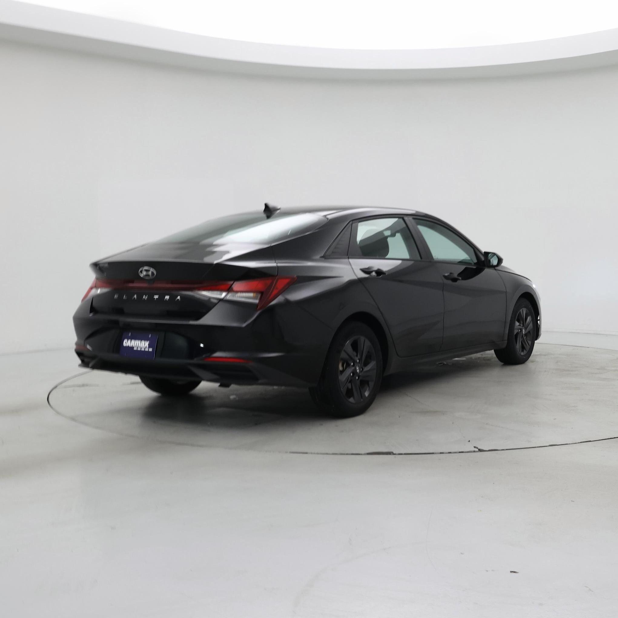 Thumbnail: 2023 Hyundai Elantra - 8