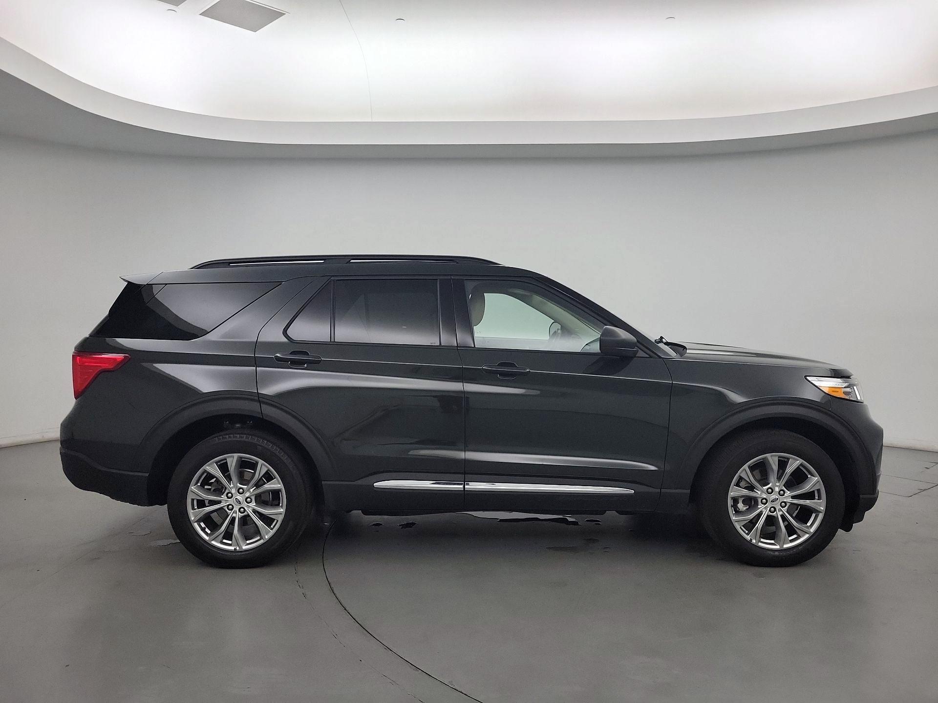 Thumbnail: 2022 Ford Explorer - 4