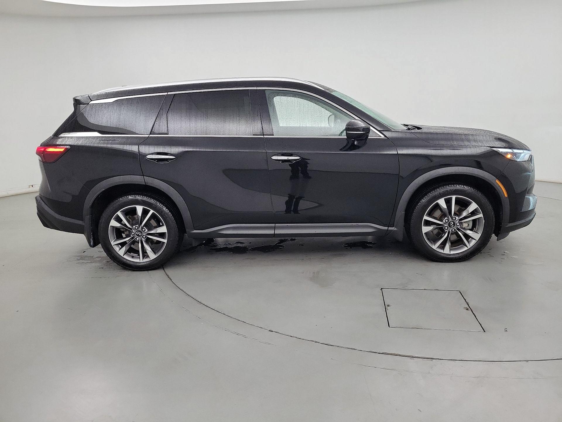 Thumbnail: 2023 INFINITI QX60 - 4