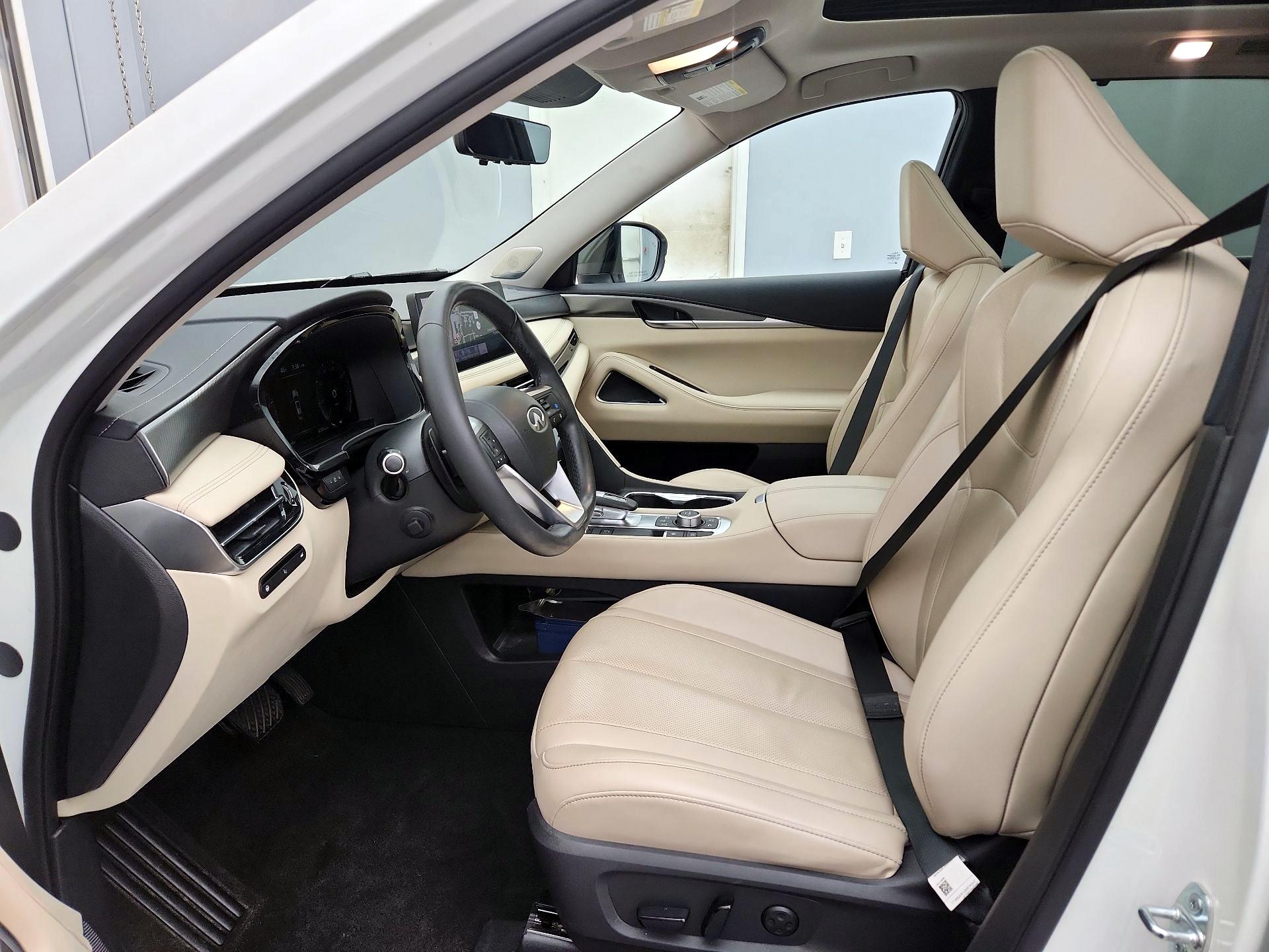 Thumbnail: 2023 INFINITI QX60 - 11