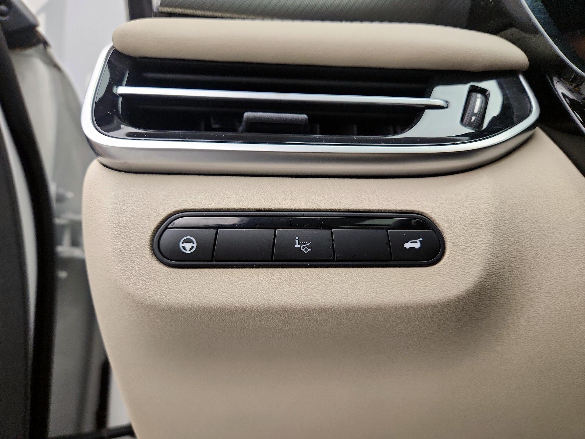 Thumbnail: 2023 INFINITI QX60 - 13