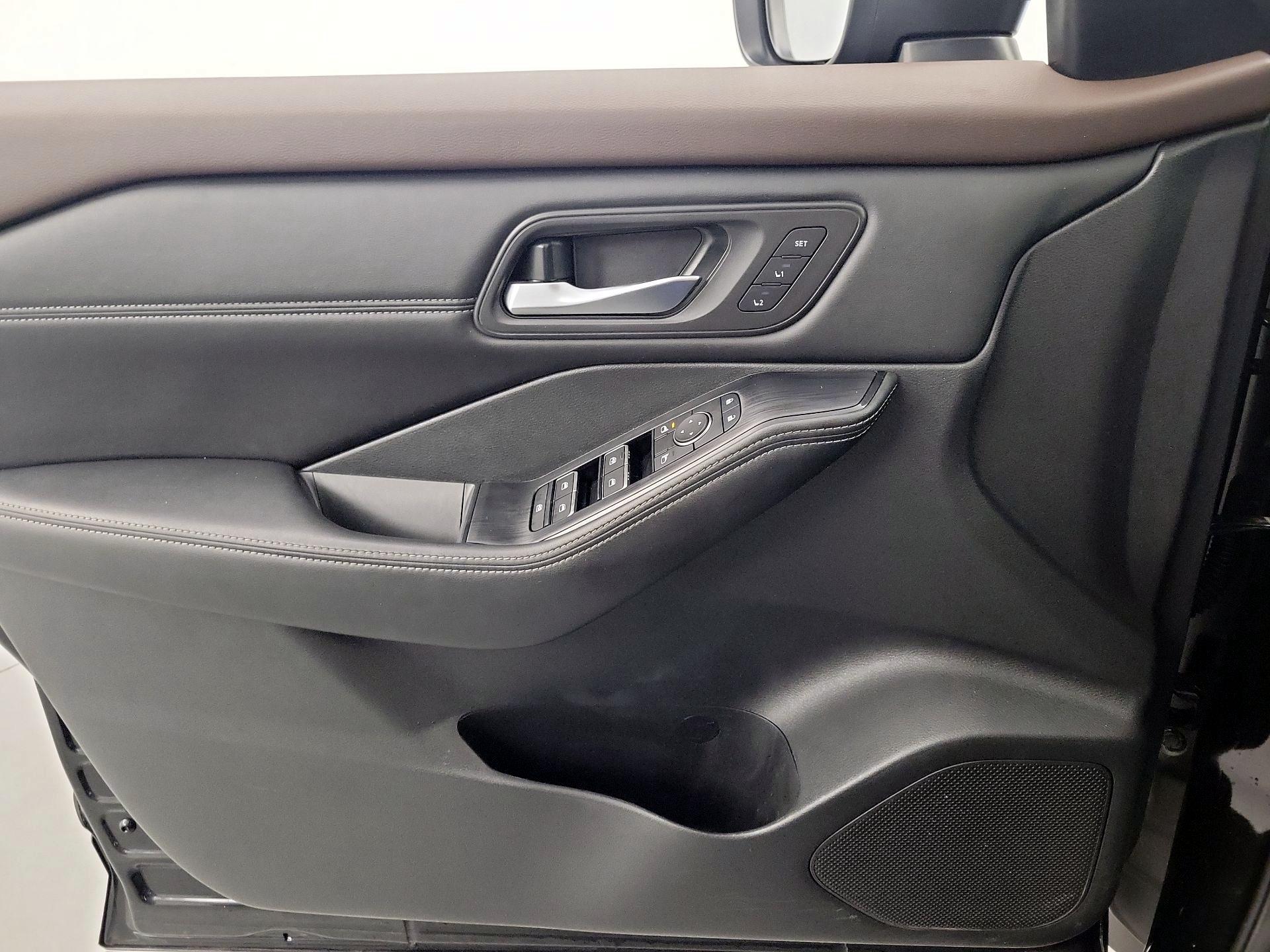 Thumbnail: 2023 Nissan Rogue - 12